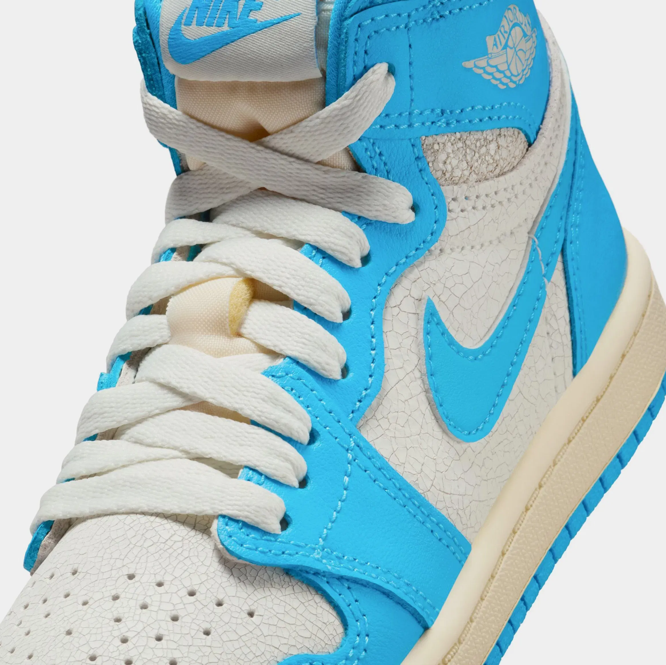 Air Jordan 1 Retro High OG UNC Reimagined Preschool Lifestyle Shoes (Dark Powder Blue/Dark Powder Blue/Sail)