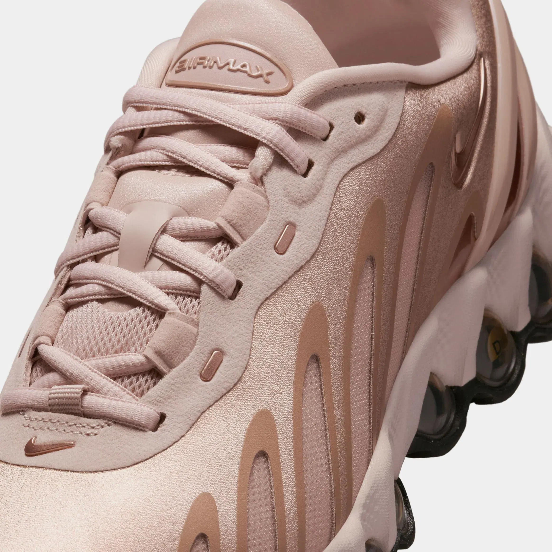 Nike Air Max DN8 Womens Running Shoes (Metallic Red Bronze/Black/Particle Beige)