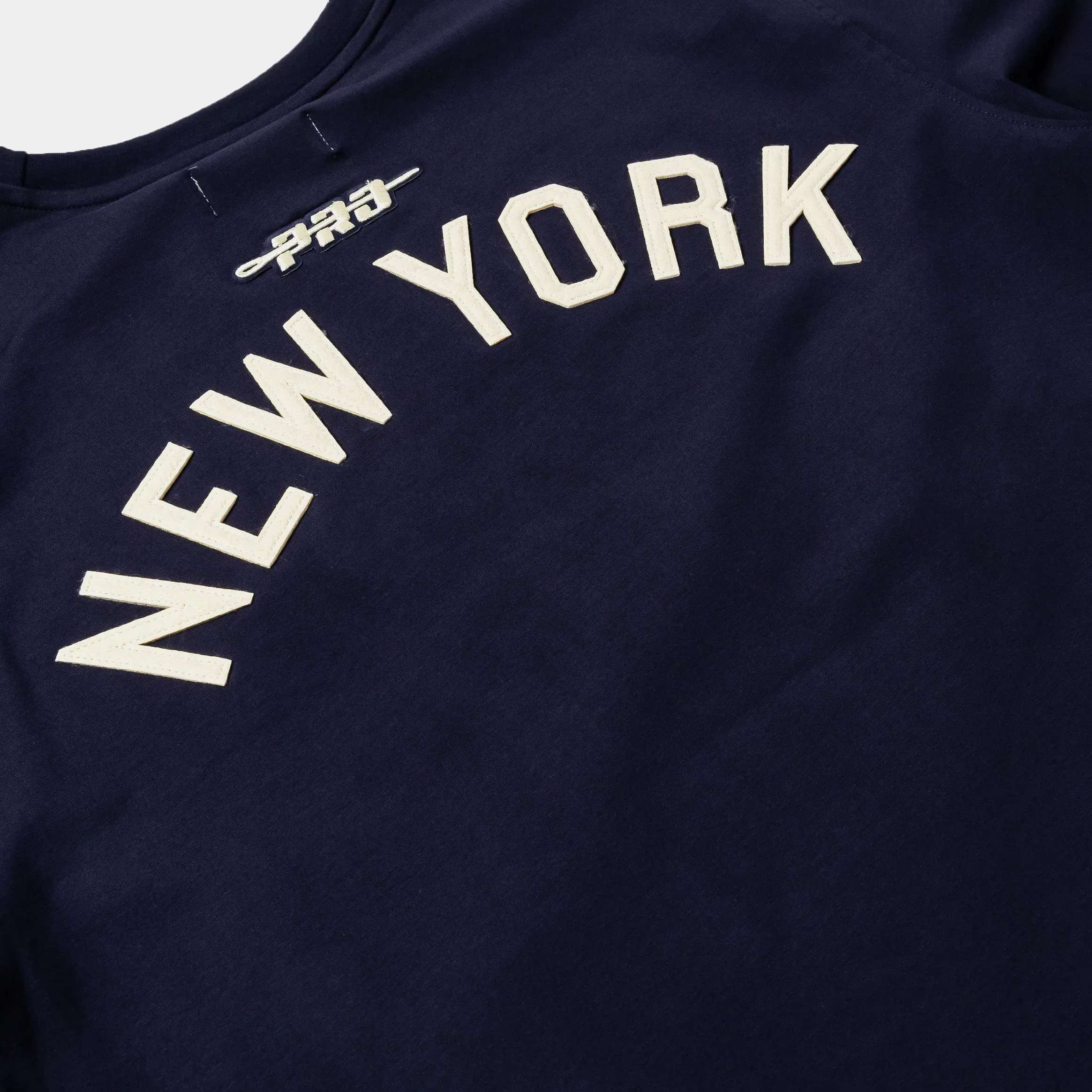 PRO STANDARD New York Yankees Modern Original Mens Short Sleeve Shirt (Navy/White)