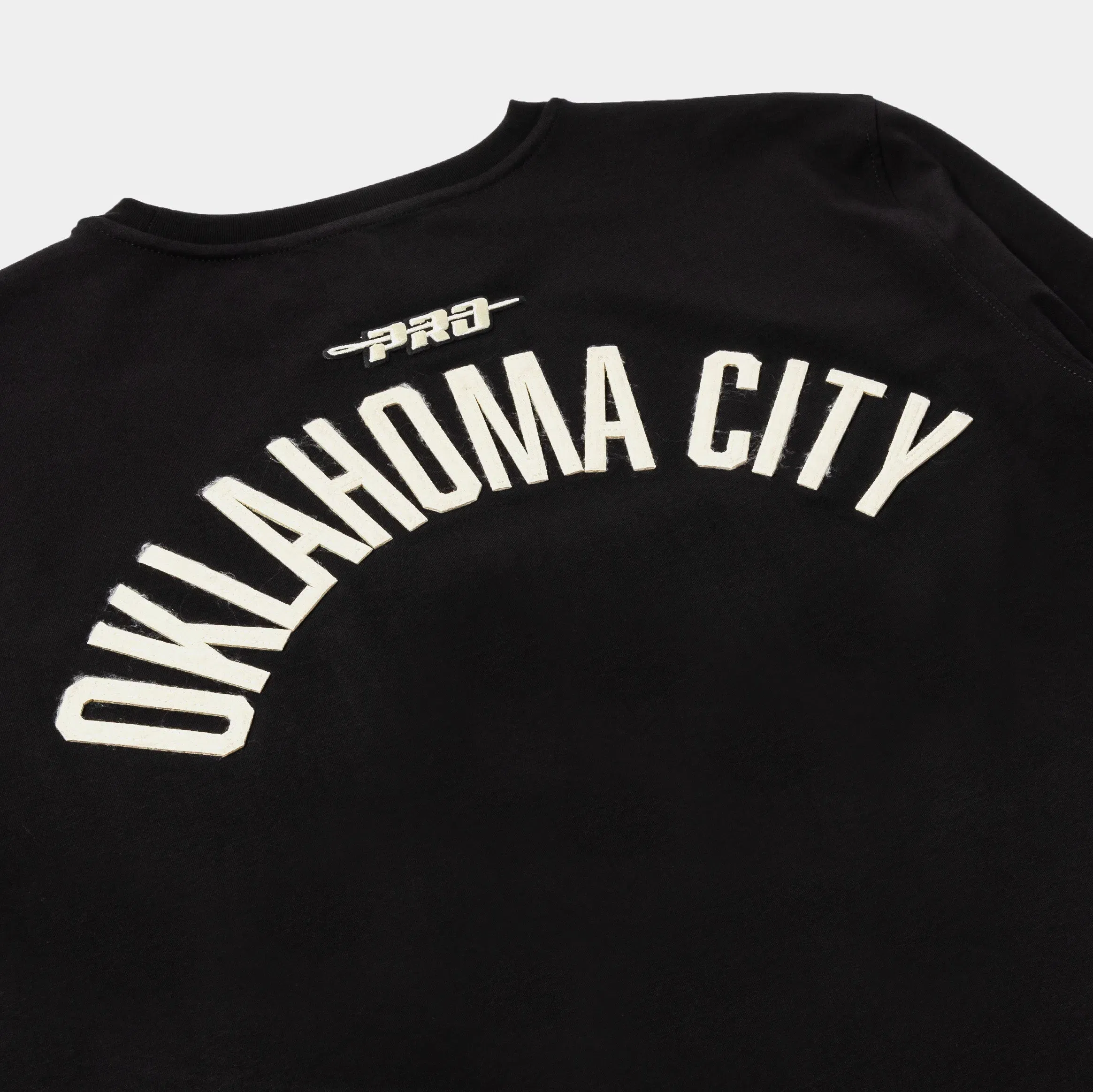 PRO STANDARD NBA Oklahoma City Thunder Original Mens Short Sleeve Shirt (Black/White)