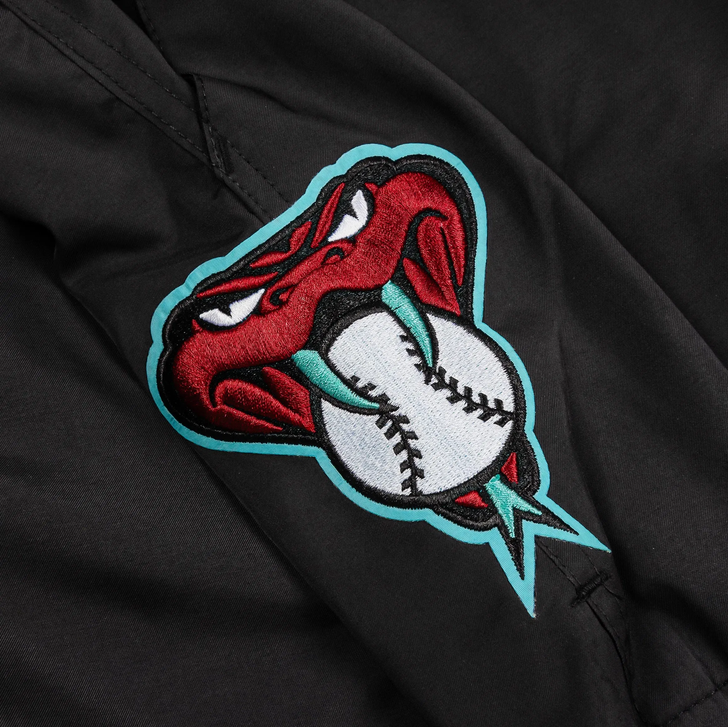 PRO STANDARD Arizona Diamondbacks Team Badge Woven Mens Shorts (Black/Red)