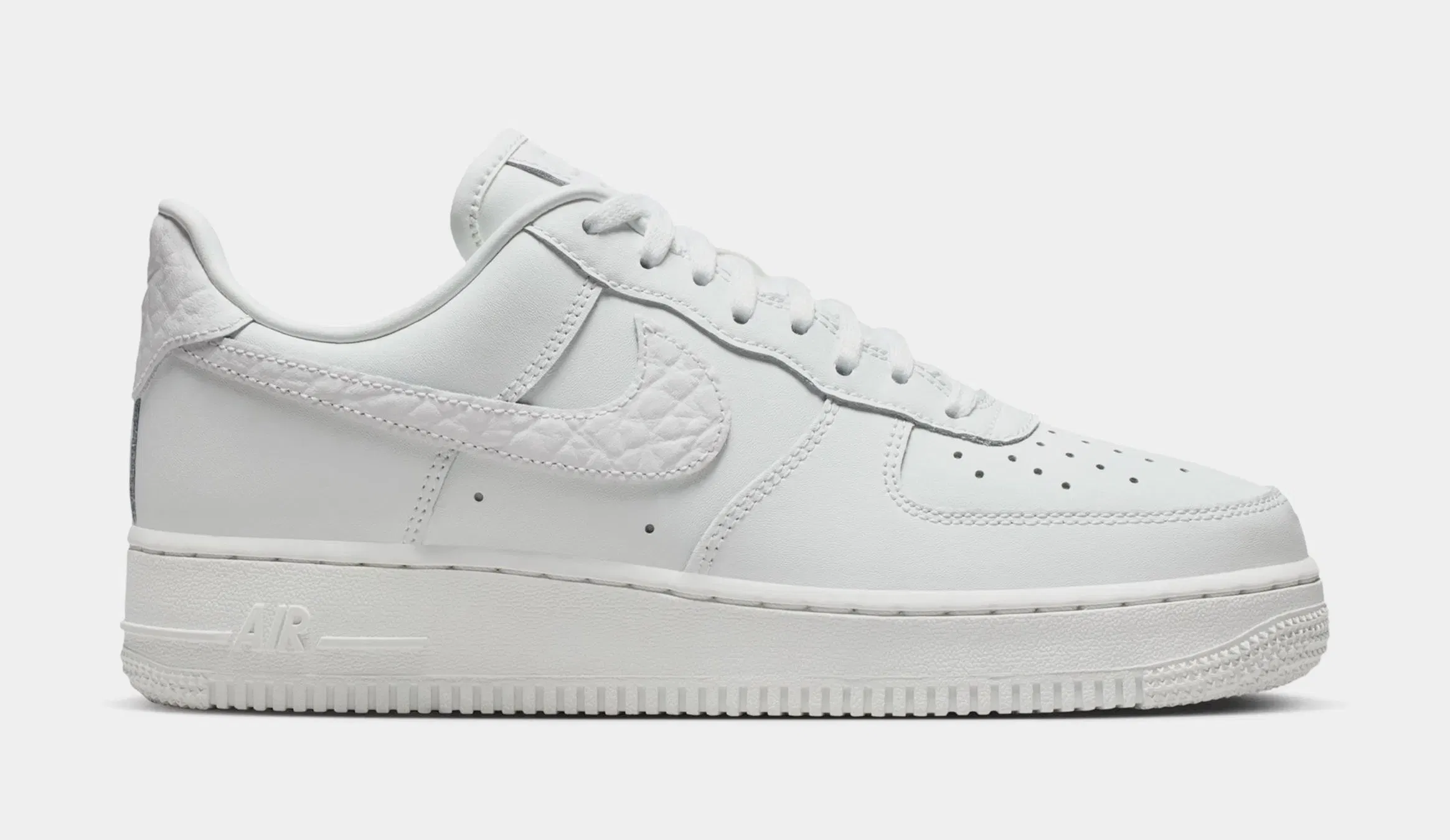 Nike Air Force 1 '07 Low Womens Lifestyle Shoes (Summit White/Summit White/White)