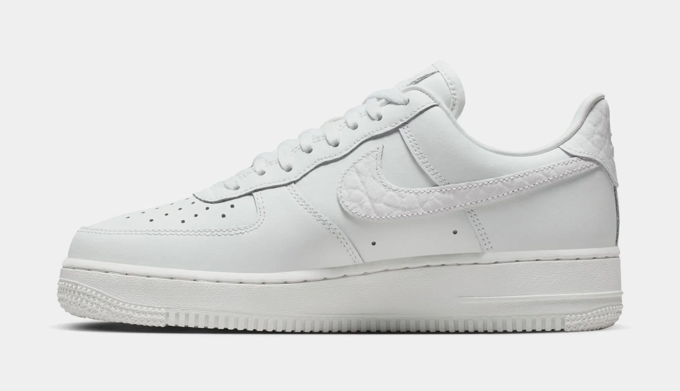 Nike Air Force 1 '07 Low Womens Lifestyle Shoes (Summit White/Summit White/White)