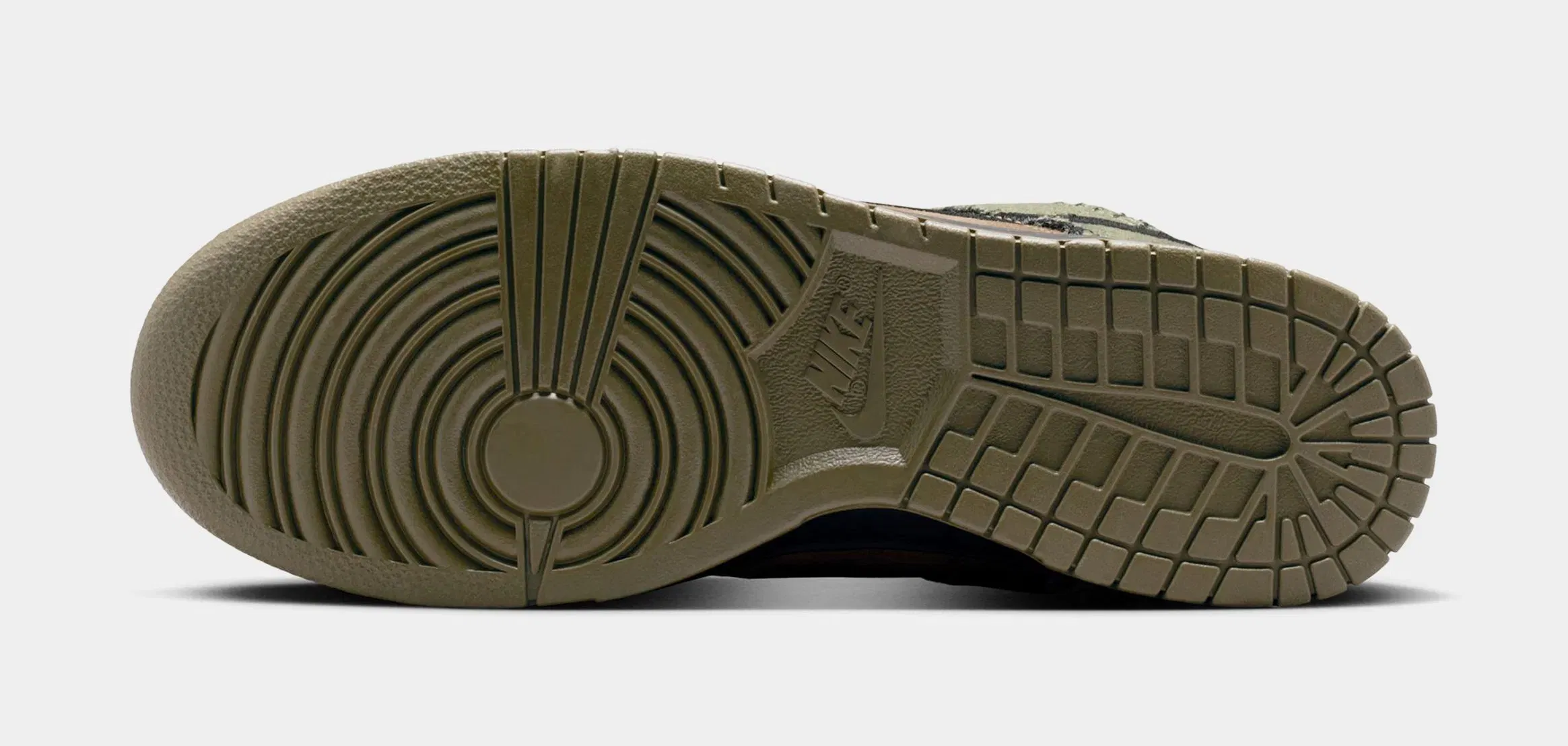 Nike Dunk Low Retro Camo Olive Mens Lifestyle Shoes (Brown Kelp/Black/Medium Olive)
