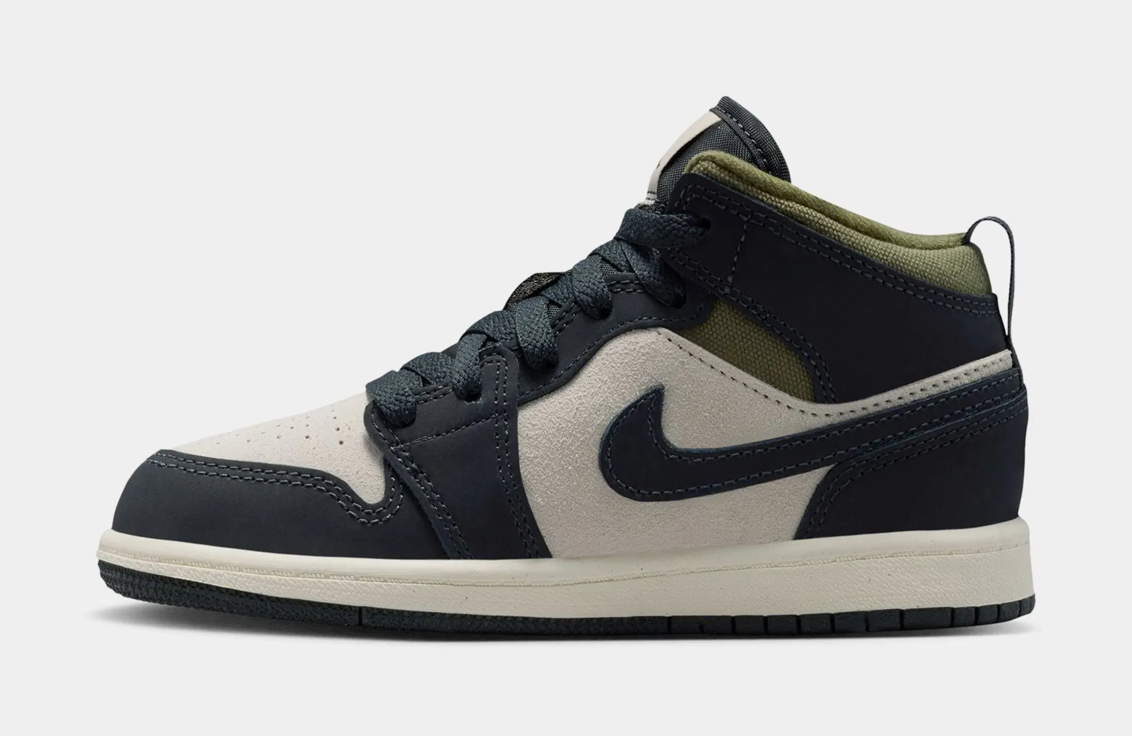 Air Jordan 1 Mid SE Preschool Lifestyle Shoes (Light Orewood Brown/Off Noir/Medium Olive)