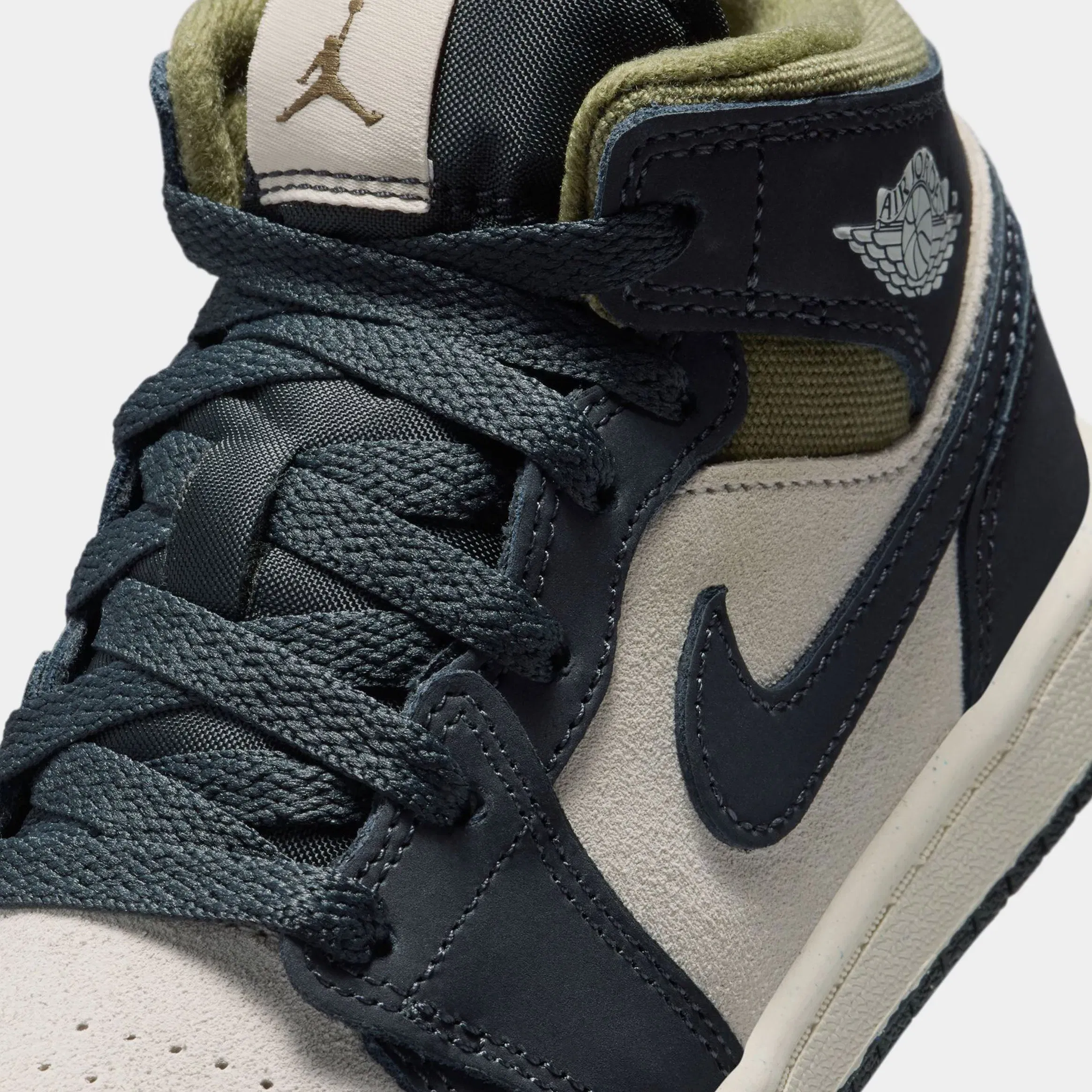 Air Jordan 1 Mid SE Preschool Lifestyle Shoes (Light Orewood Brown/Off Noir/Medium Olive)