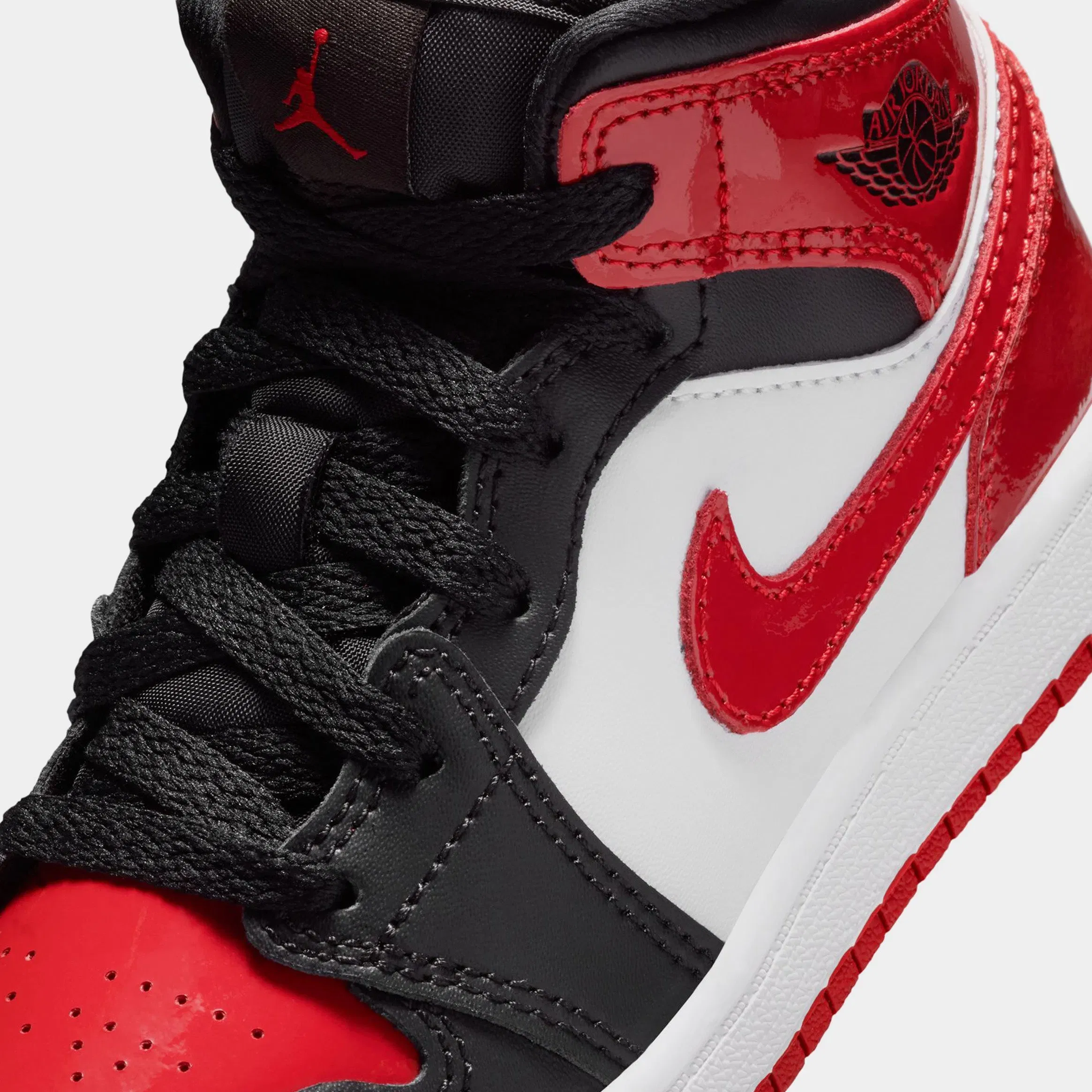 Air Jordan 1 Mid SE Preschool Lifestyle Shoes (Black/White/Varsity Red)