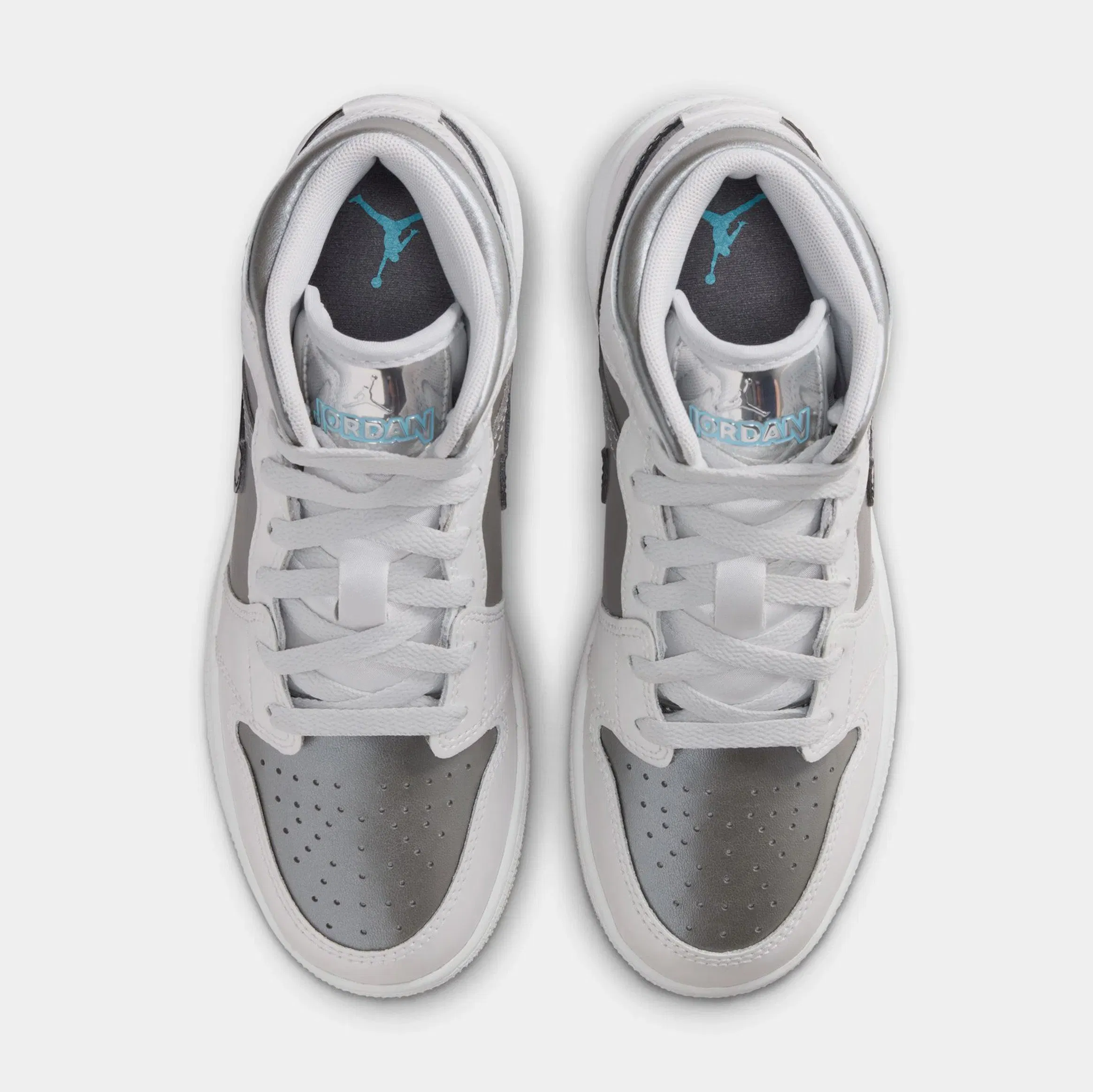 Air Jordan 1 Mid SE Grade School Lifestyle Shoes (Photon Dust/Flat Pewter/Black/Blue Chill)
