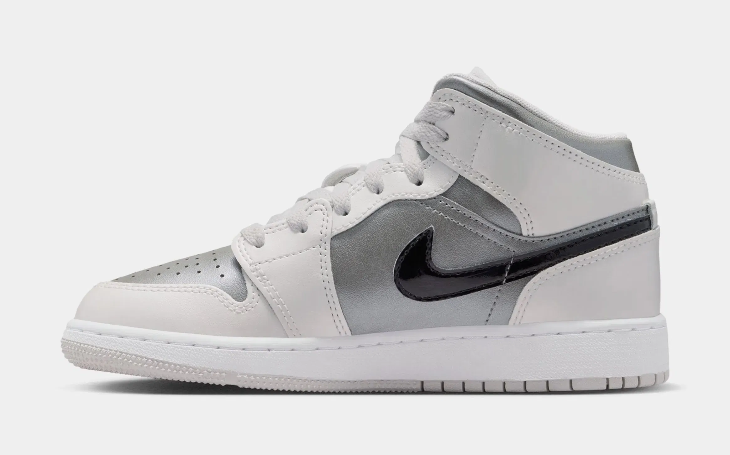 Air Jordan 1 Mid SE Grade School Lifestyle Shoes (Photon Dust/Flat Pewter/Black/Blue Chill)