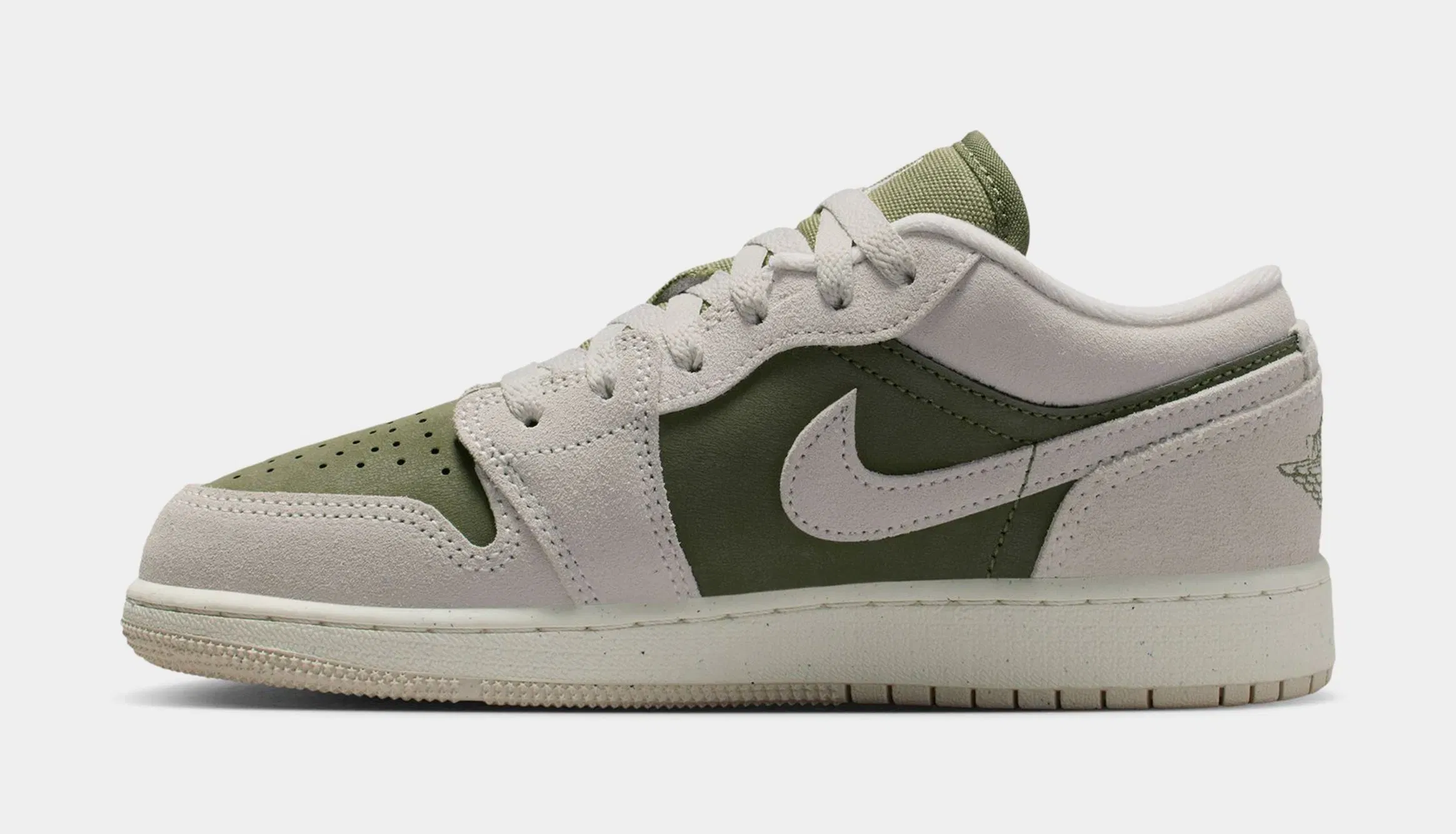 Air Jordan 1 Low SE Grade School Lifestyle Shoes (Medium Olive/Sail/Light Orewood Brown)