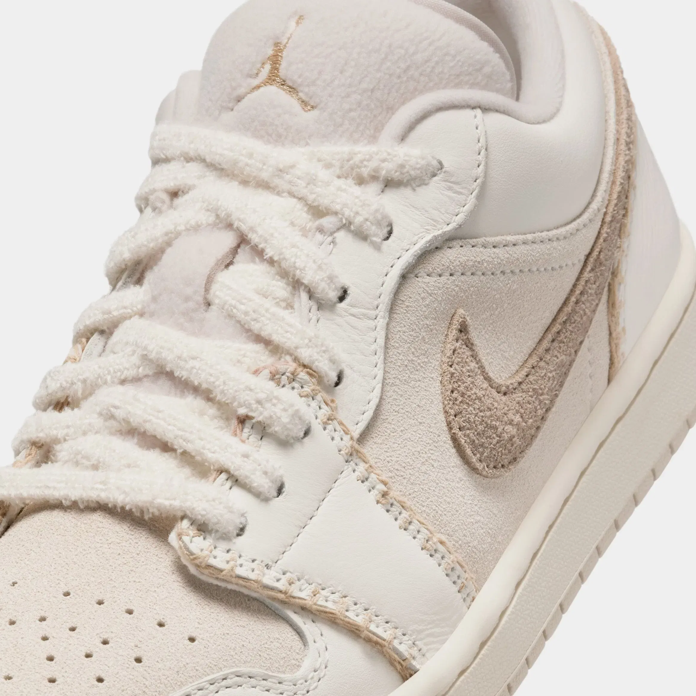 Air Jordan 1 Low SE Womens Lifestyle Shoes (Light Orewood Brown/Hemp/Sail)