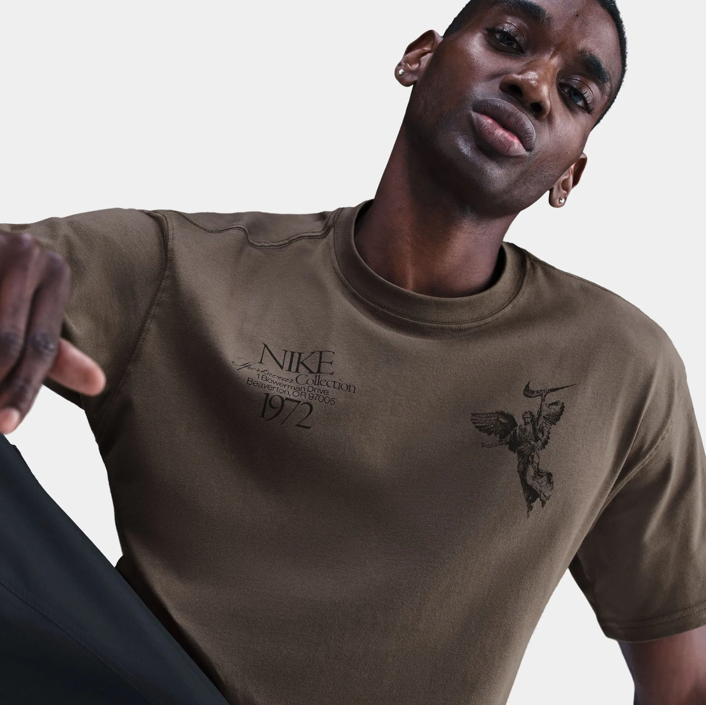 Nike NSW Max 90 On The Wings Of Victory Mens Short Sleeve Shirt (Grey/Black)