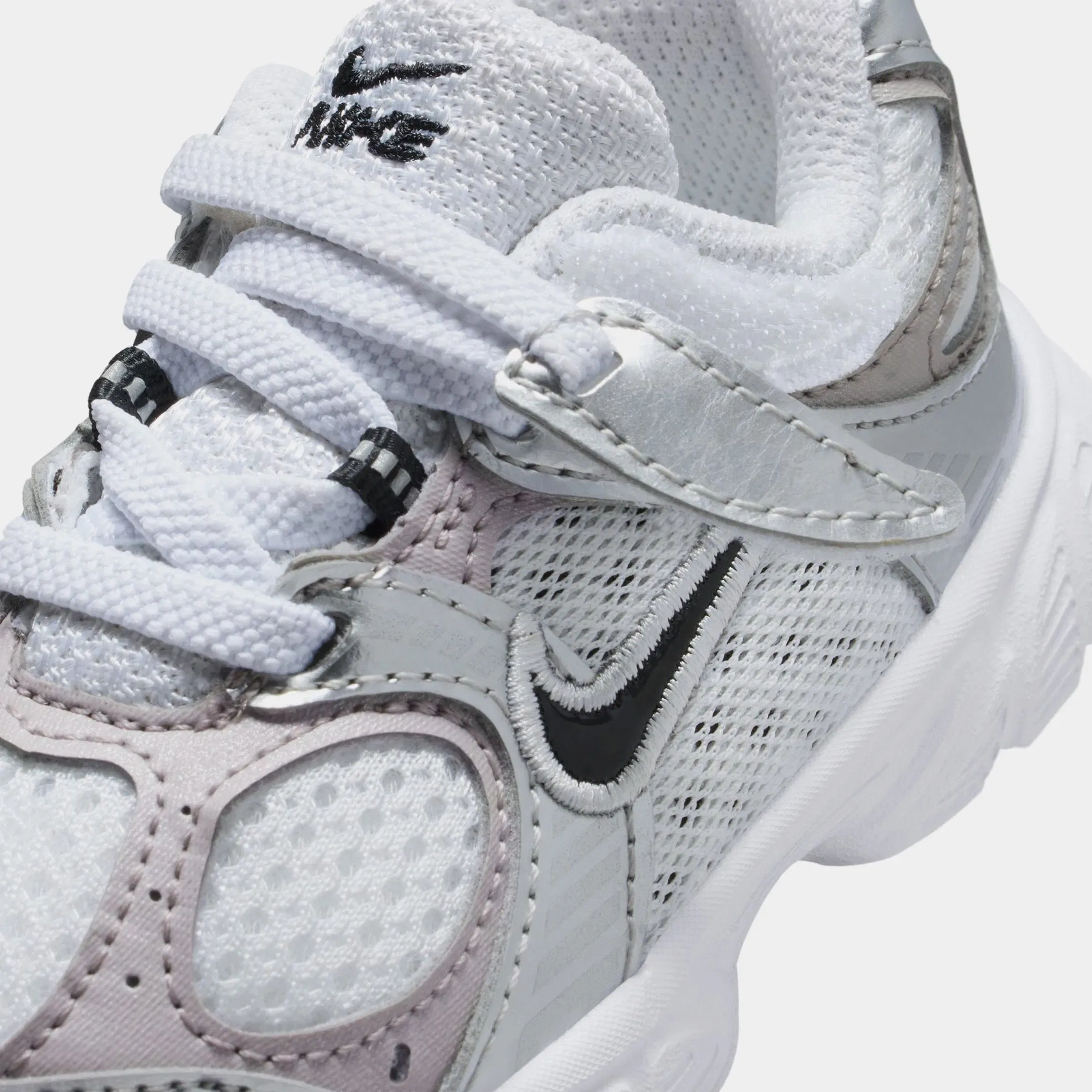 Nike V5 RNR Infant Toddler Running Shoes (White/Vast Grey/Photon Dust/Black)