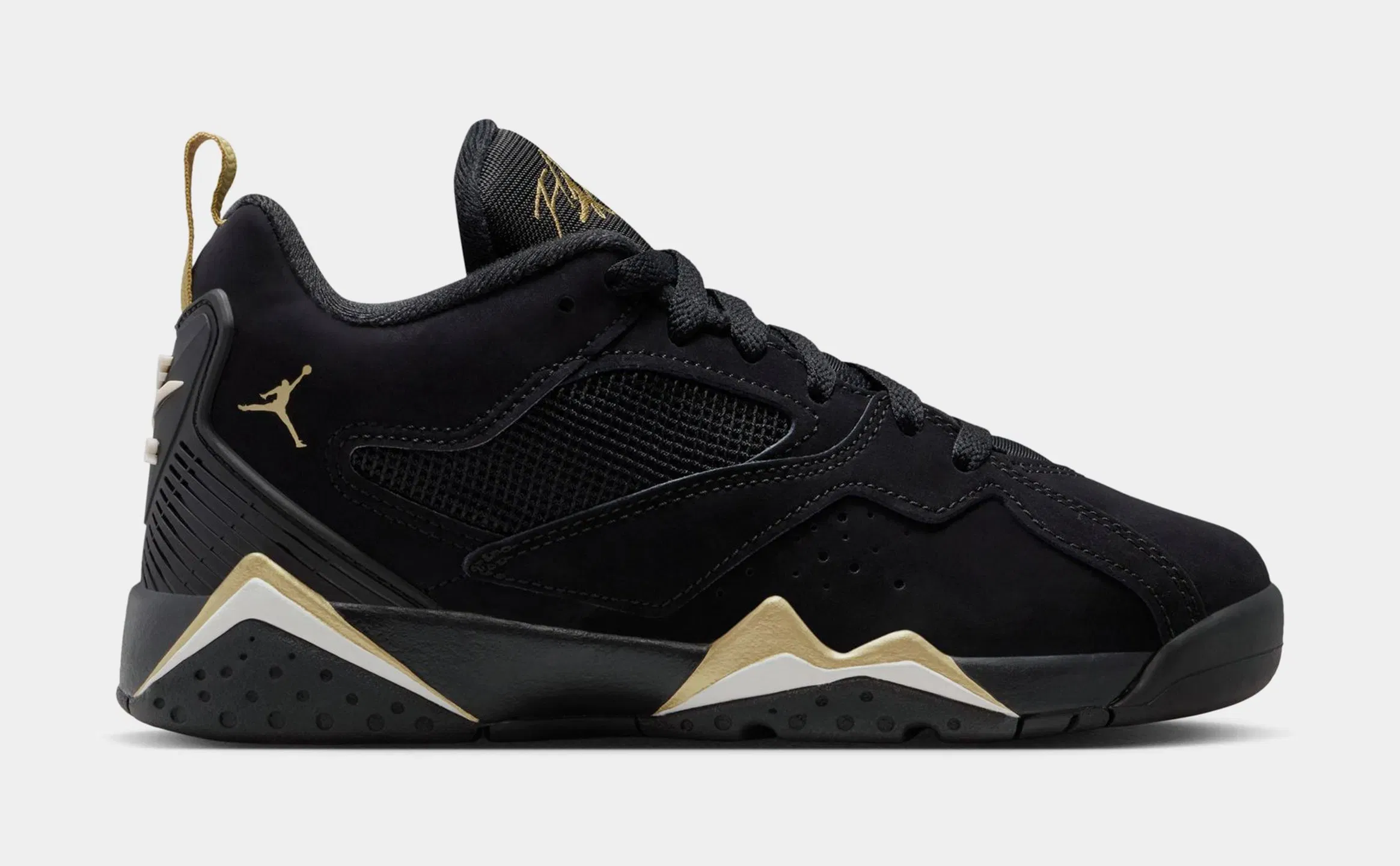 Air Jordan MVP 92 Grade School Basketball Shoes (Black/Metallic Gold/Sail)
