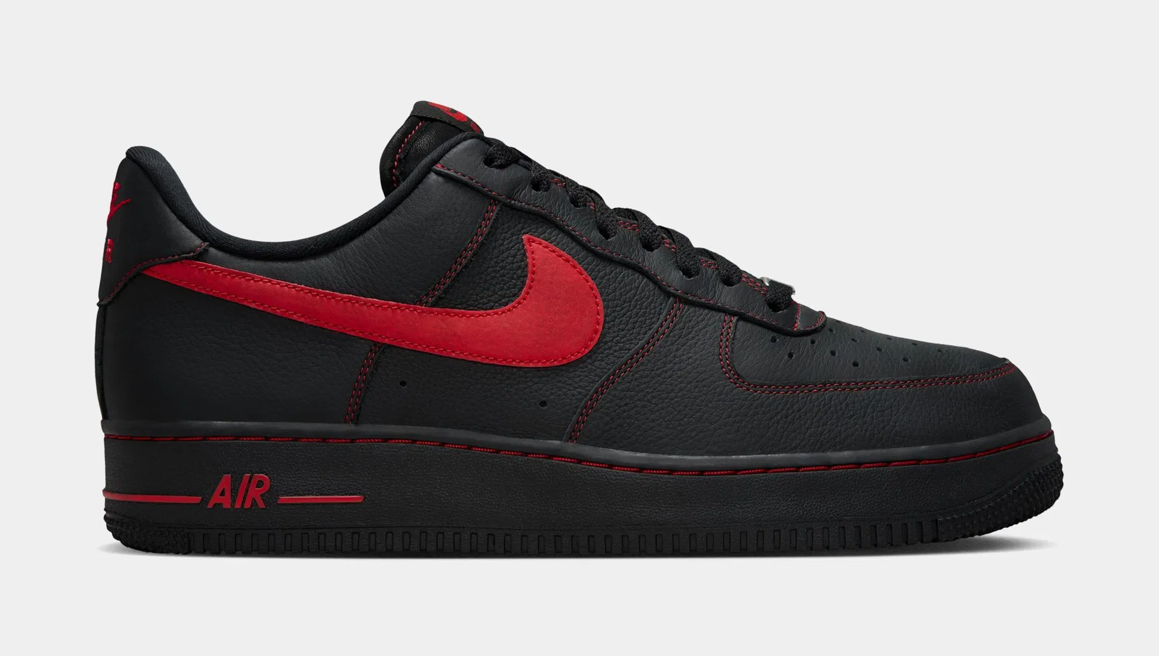 Nike Air Force 1 Low '07 LV8 Bred Mens Lifestyle Shoes (Black/Black/University Red)