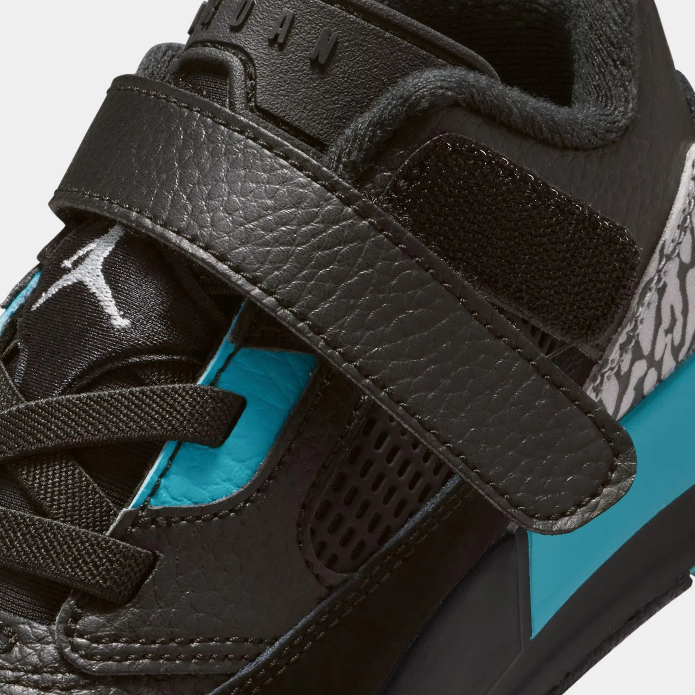 Air Jordan Spizike Low Preschool Baketball Shoes (Black/Wolf Grey/Gamma Blue)