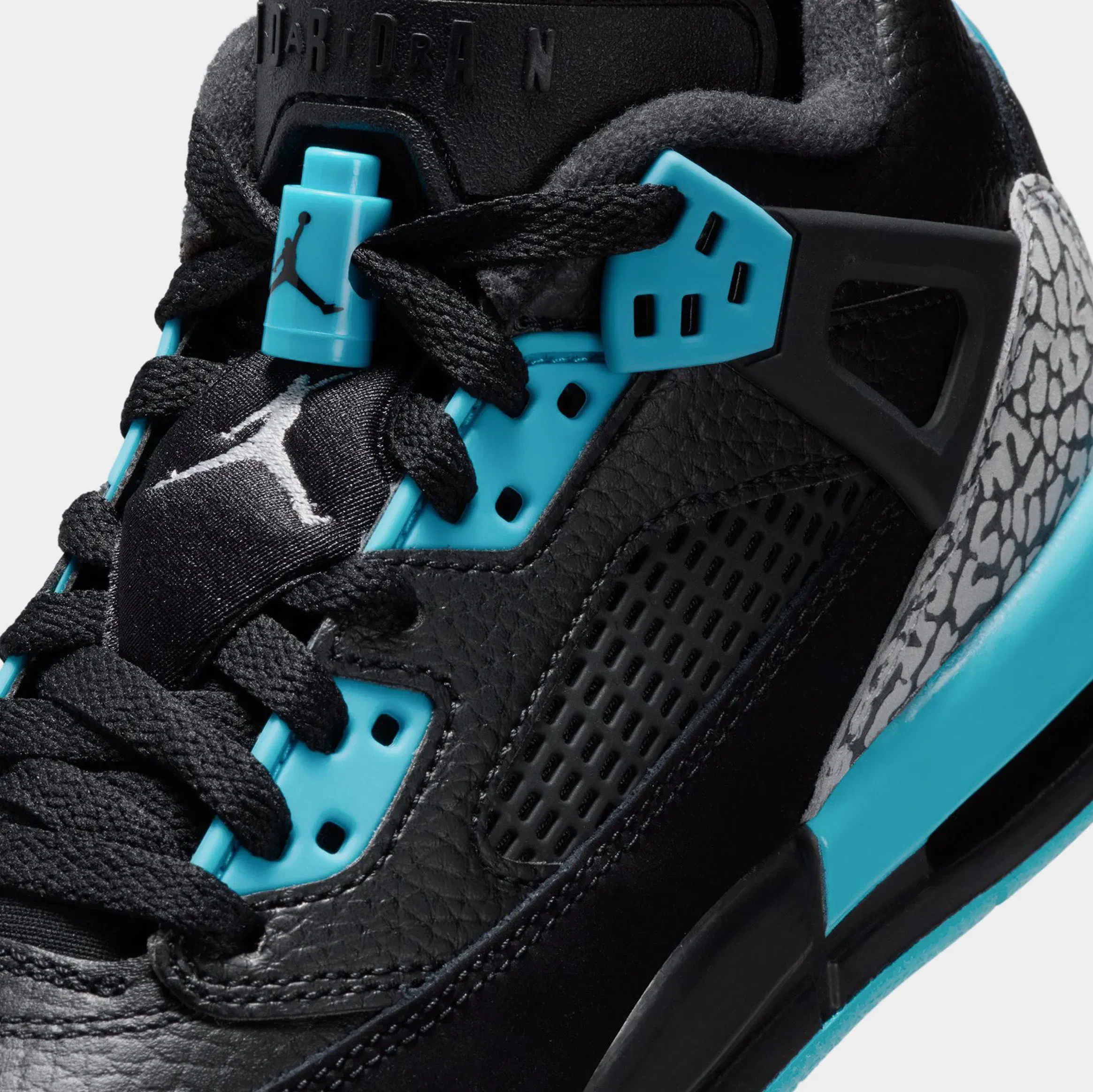 Air Jordan Spizike Low Grade School Basketball Shoes (Black/Wolf Grey/Gamma Blue)