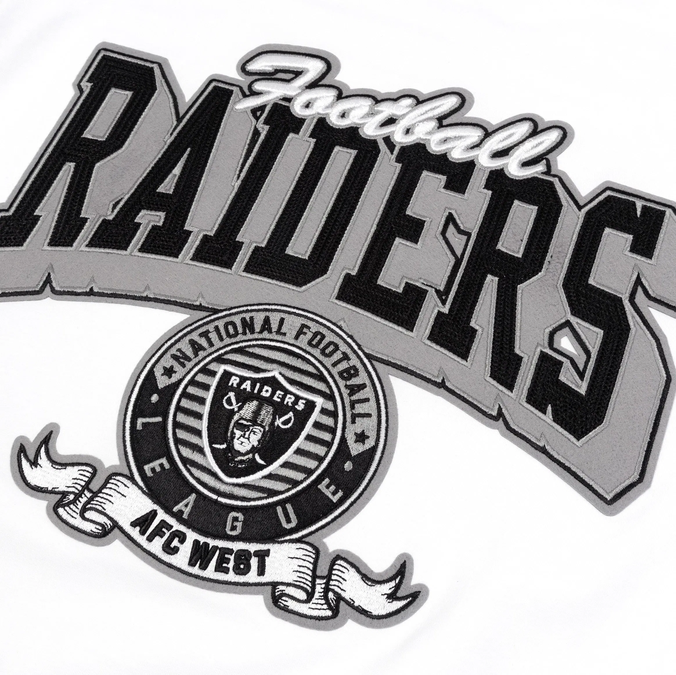 PRO STANDARD NFL Las Vegas Raiders Team Badge Mens Short Sleeve Shirt (White/Black)