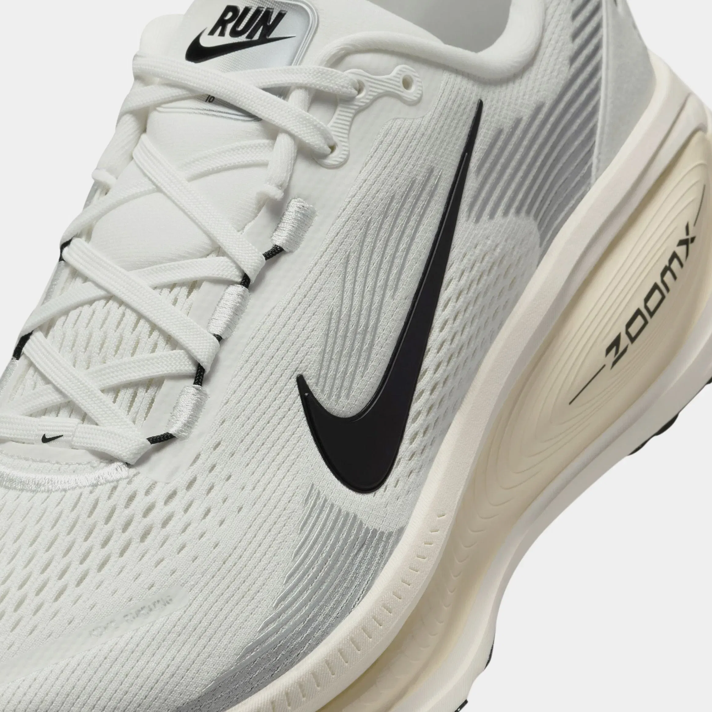 Nike Vomero 18 Mens Running Shoes (Summit White/Black/Coconut Milk)