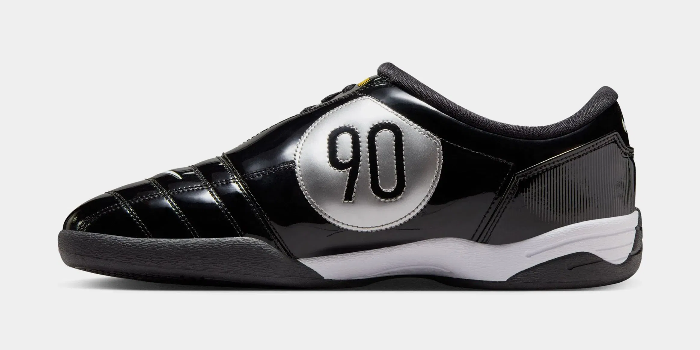 Nike Total 90 Mens Running Shoes (Black/White)