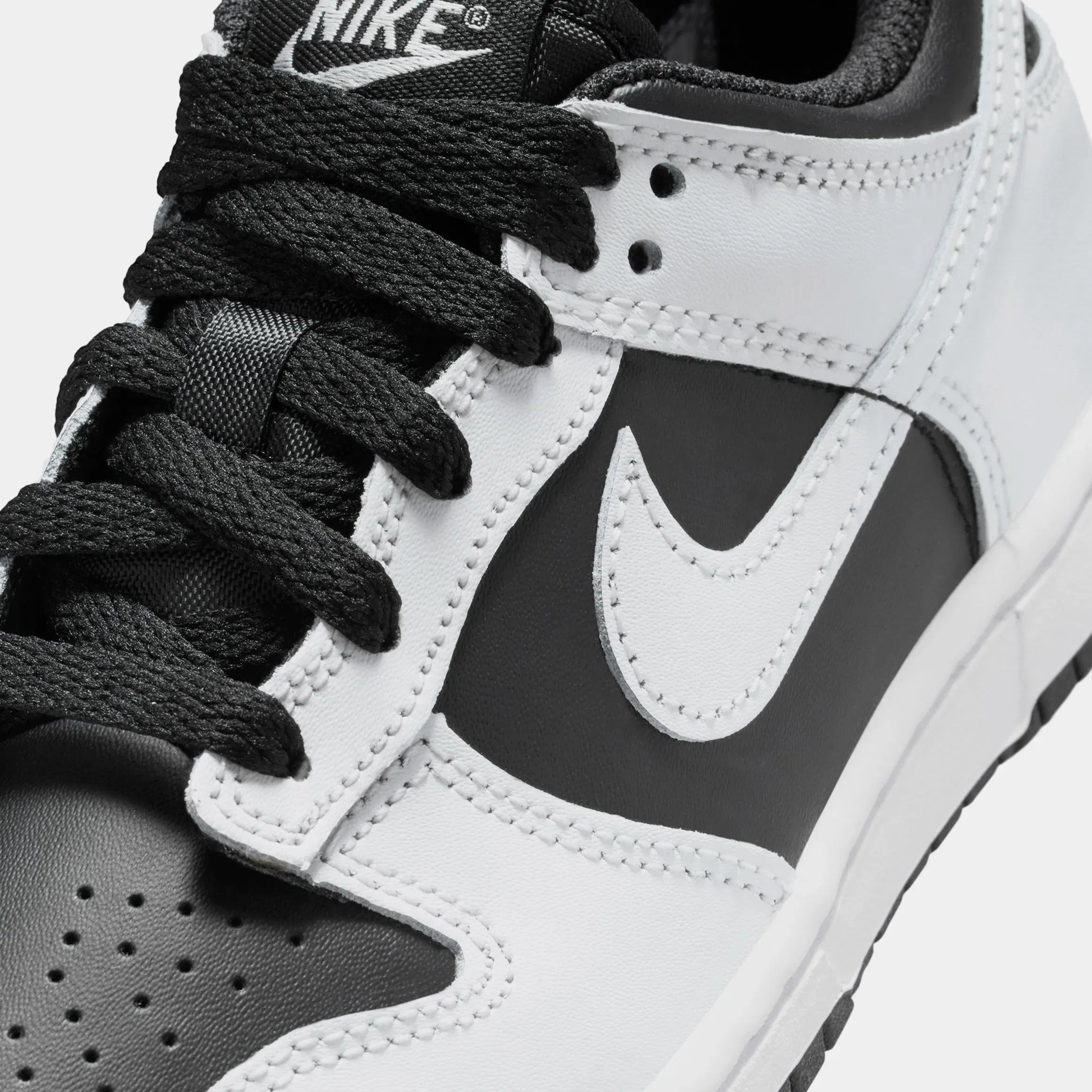 Nike Dunk Low Preschool Lifestyle Shoes (Black/Platinum Tint/White)