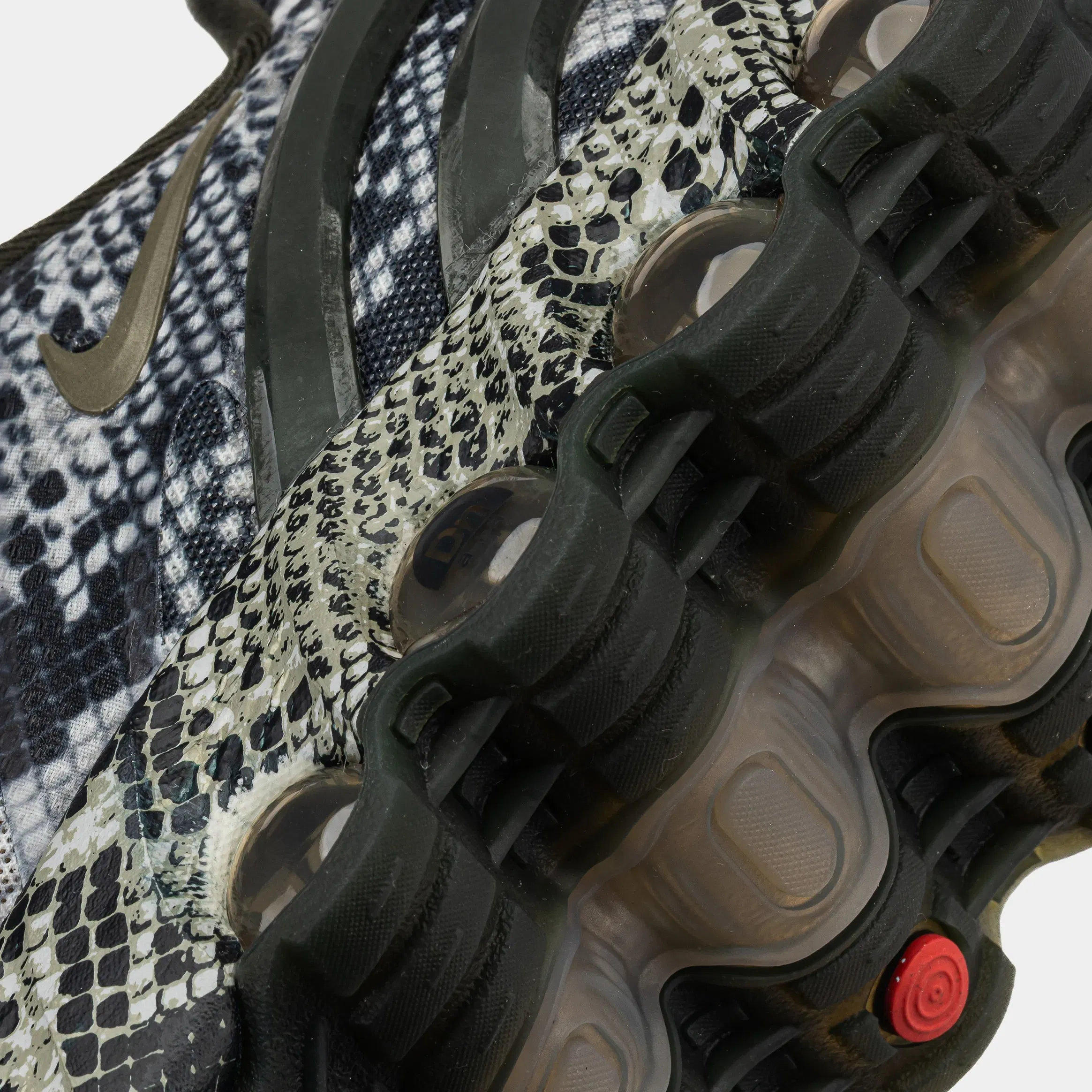 Nike Air Max Dn8 Mens Running Shoes (Cargo Khaki/Black)