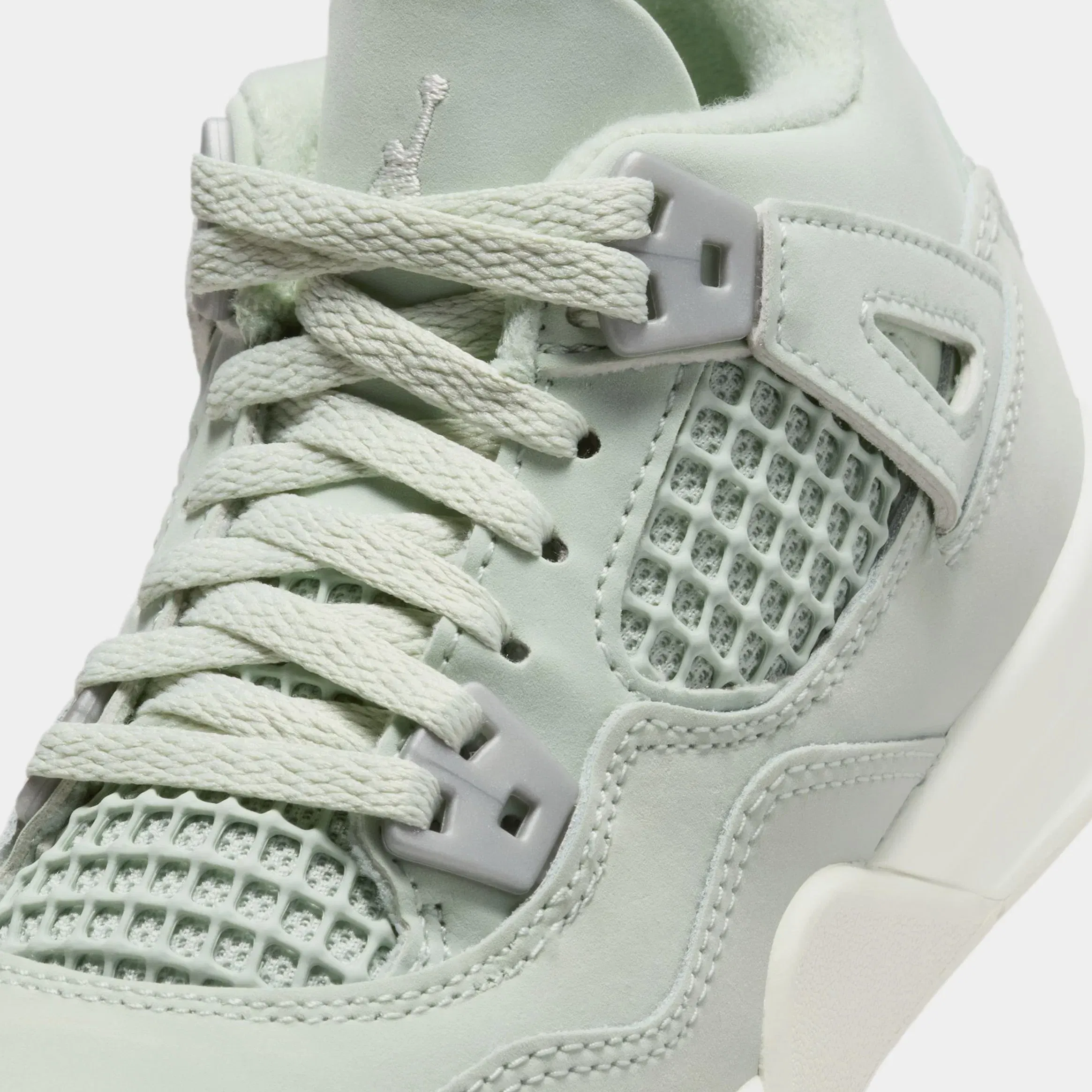 Air Jordan 4 Retro Abundance Preschool Lifestyle Shoes (Seafoam/Sail/Metallic Silver)