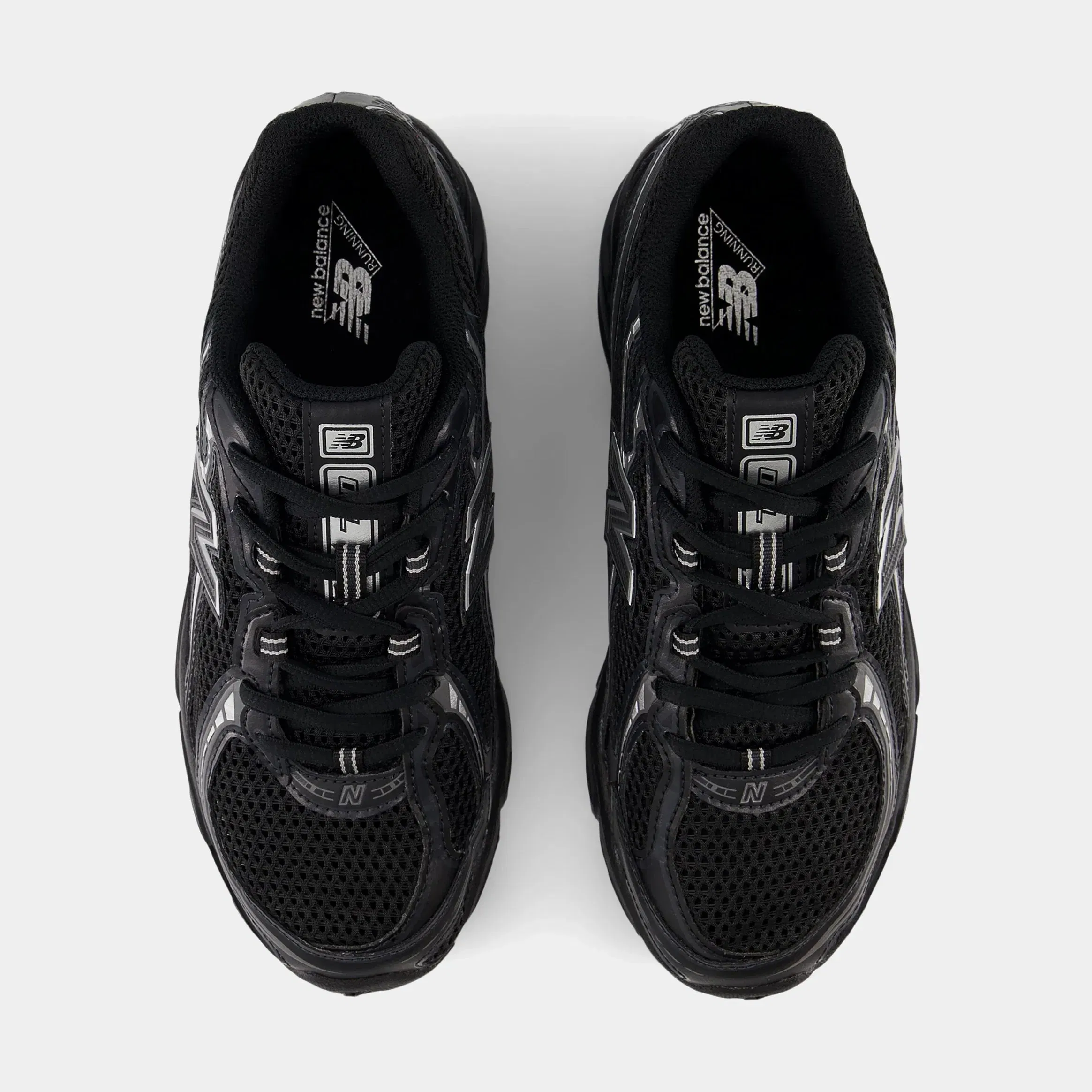 NEWBALANCE 740 Mens Running Shoes (Black/Metallic Silver)