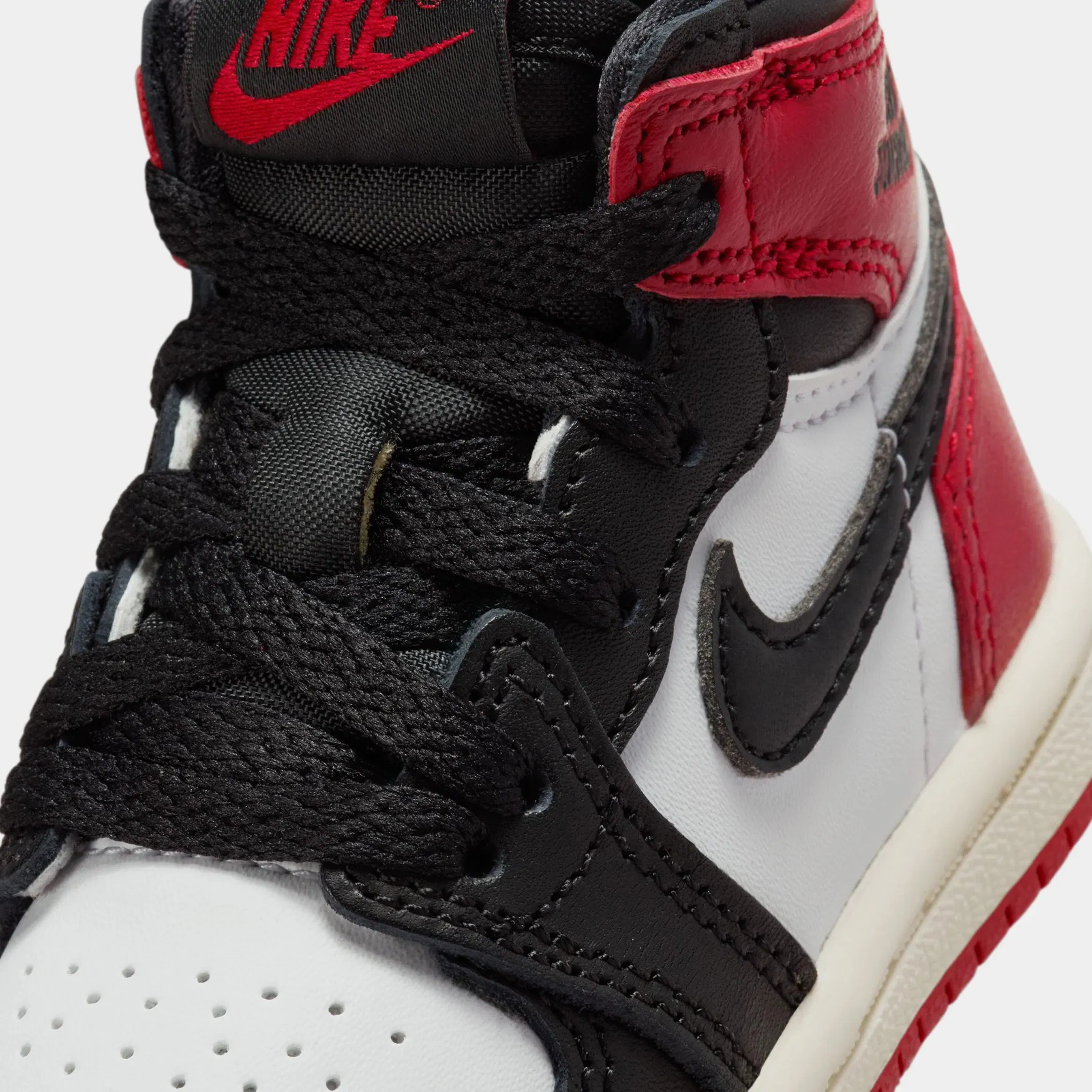 Air Jordan 1 Retro High OG Black Toe Infant Toddler Lifestyle Shoes (White/Varsity Red/Sail/Black)