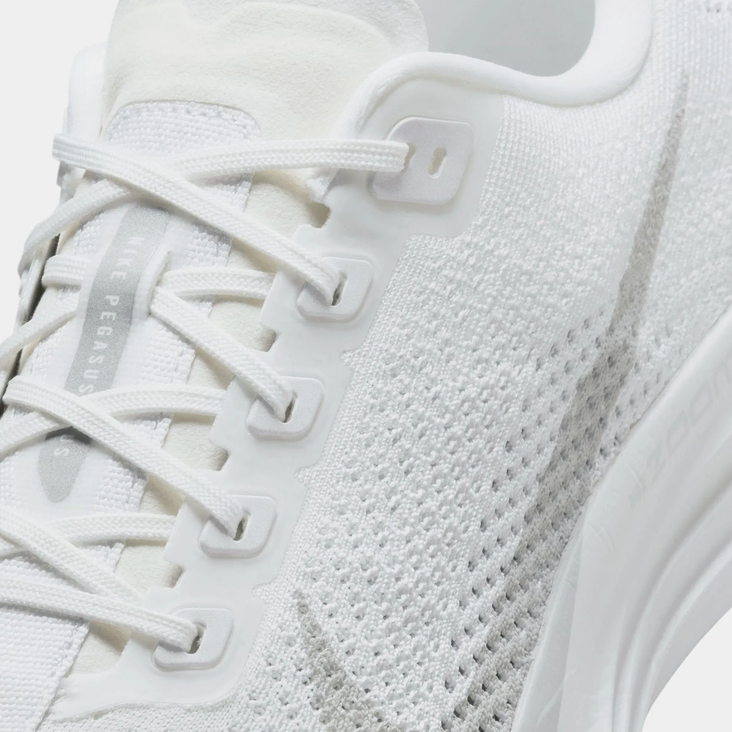 Nike Pegasus Plus Mens Running Shoes (White/Wolf Grey/Pure Platinum)