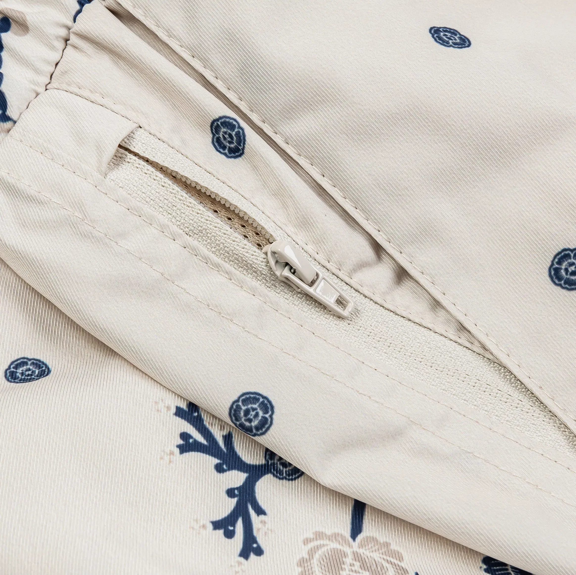 MAISON ARTICLE Rose Paisley Hybrid Mens Shorts (Beige/Navy)