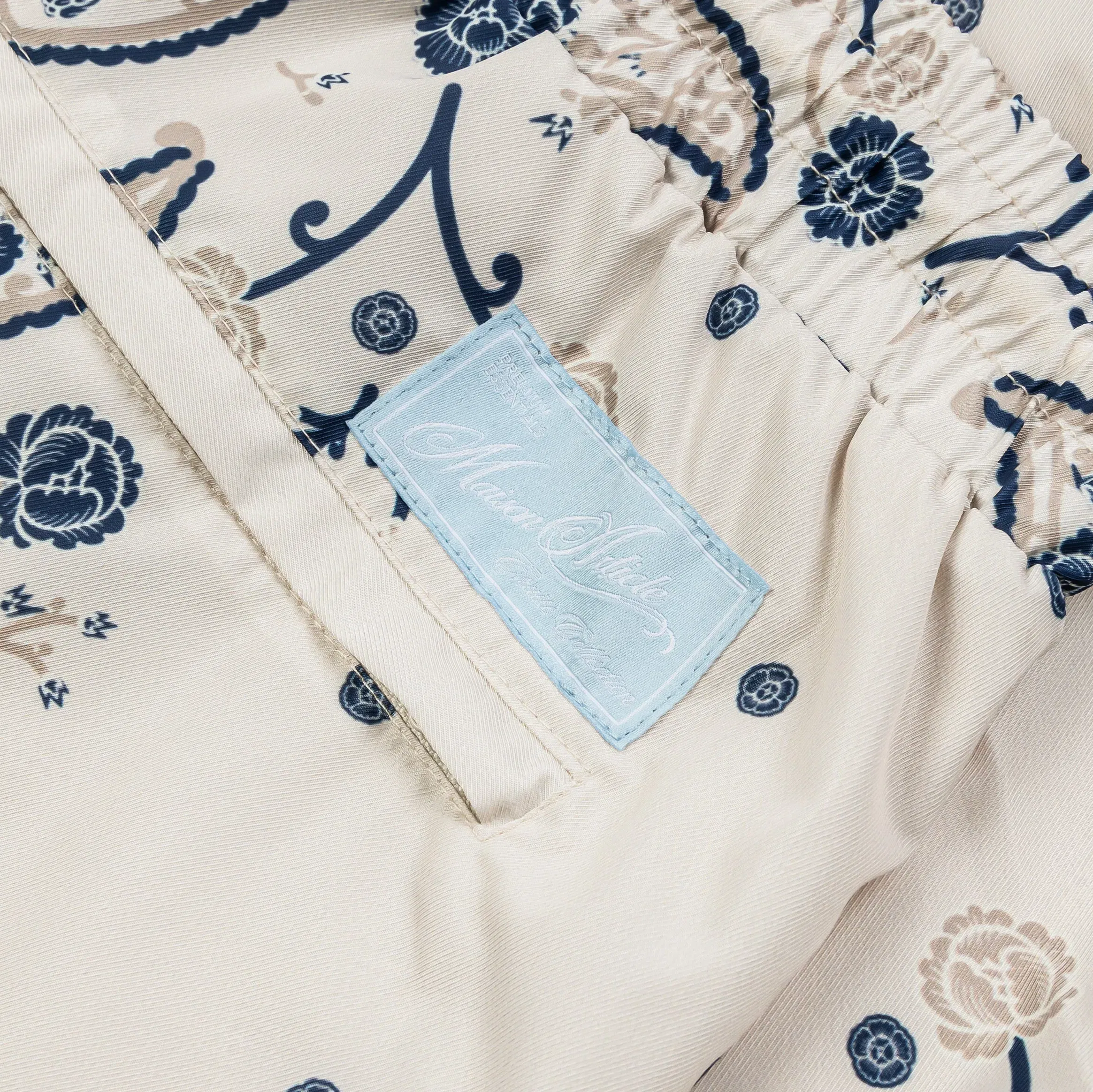 MAISON ARTICLE Rose Paisley Hybrid Mens Shorts (Beige/Navy)