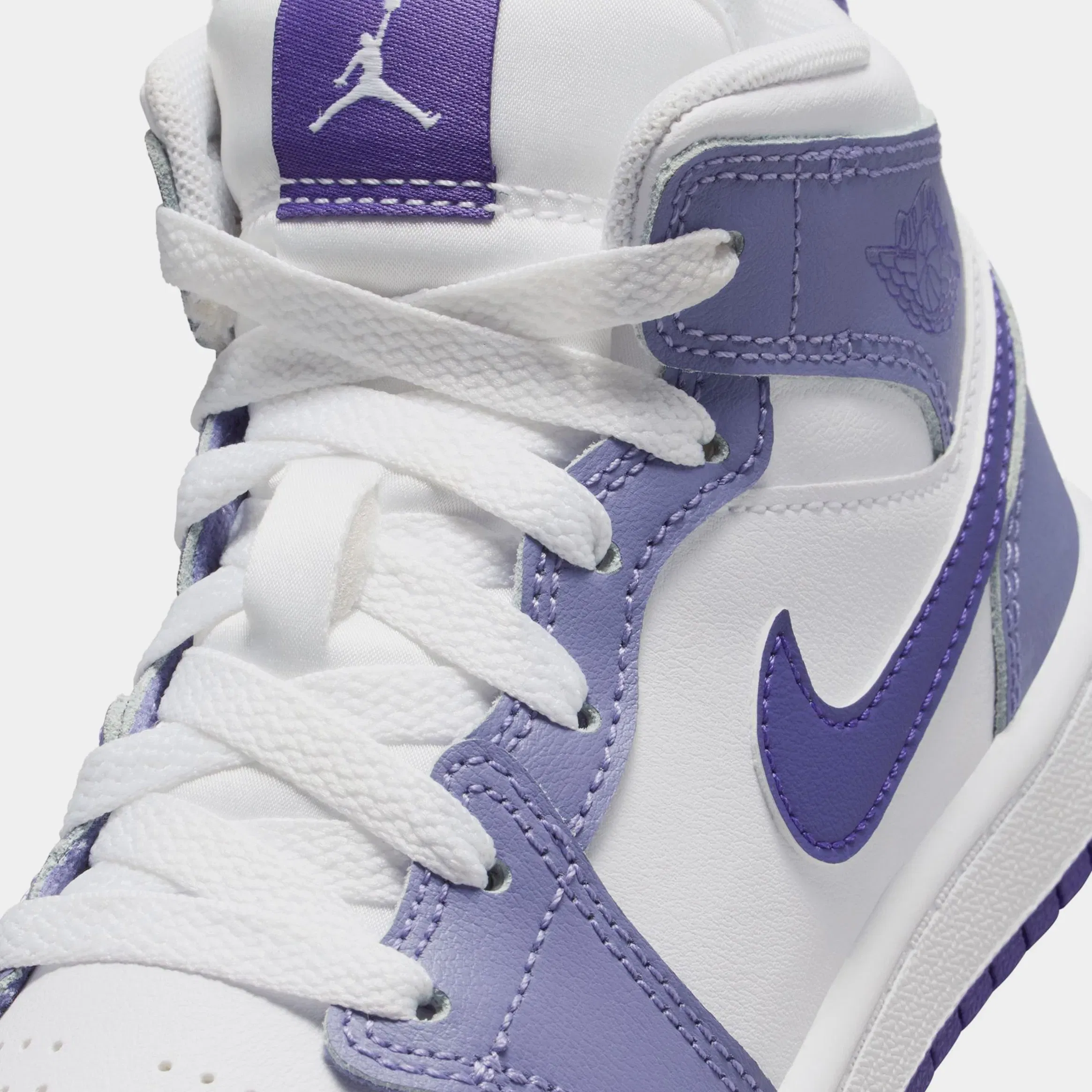 Air Jordan 1 Mid Preschool Lifestyle Shoes (Dusty Amethyst/White/Court Purple)