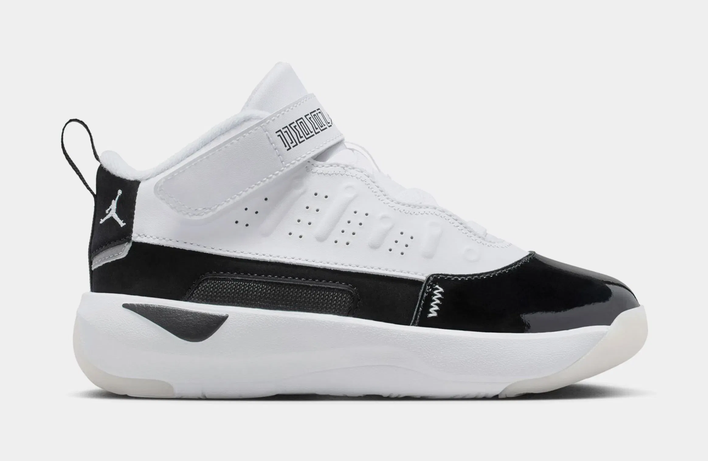 Air Jordan Max Aura 7 Preschool Basketball Shoes (White/Summit White/Black)