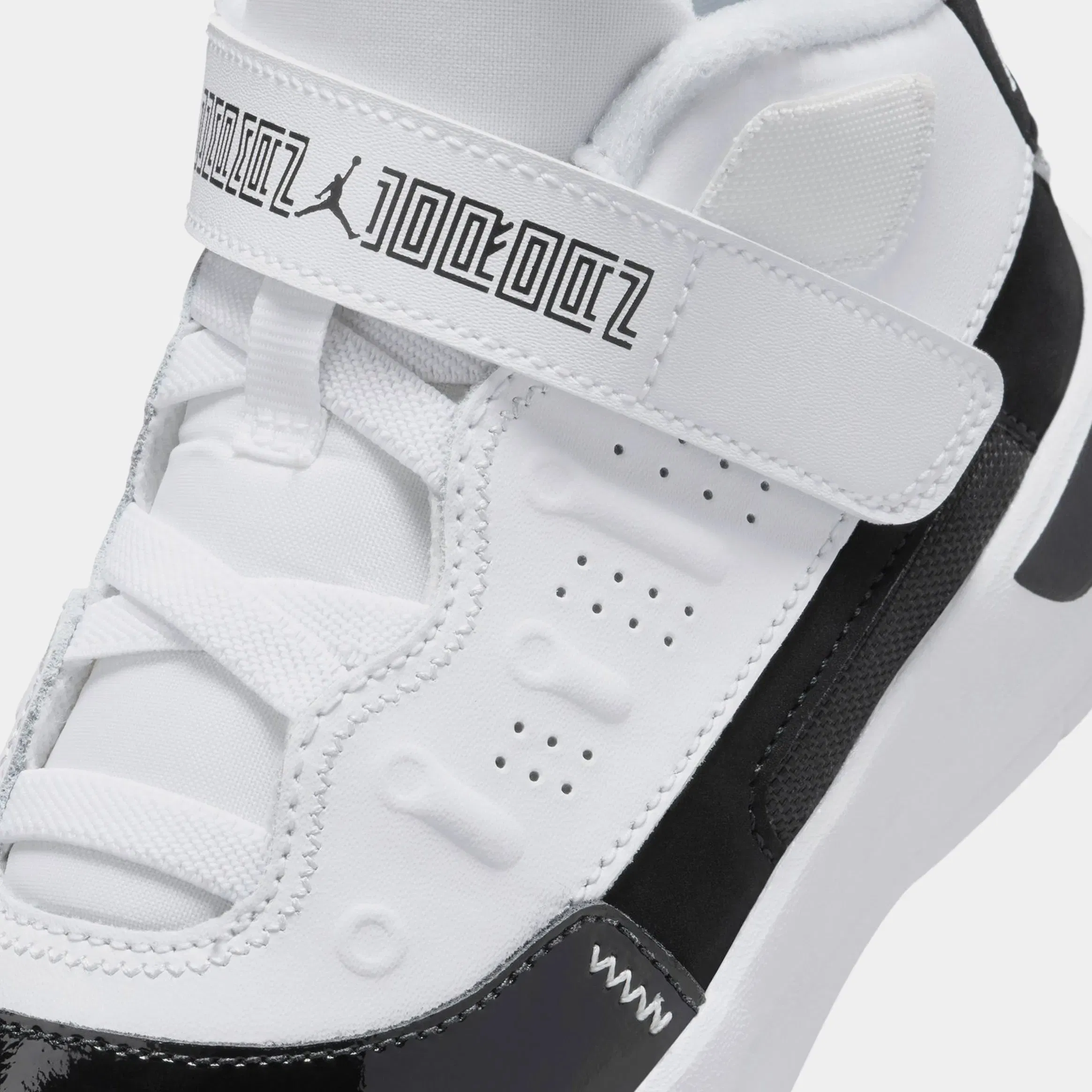 Air Jordan Max Aura 7 Preschool Basketball Shoes (White/Summit White/Black)