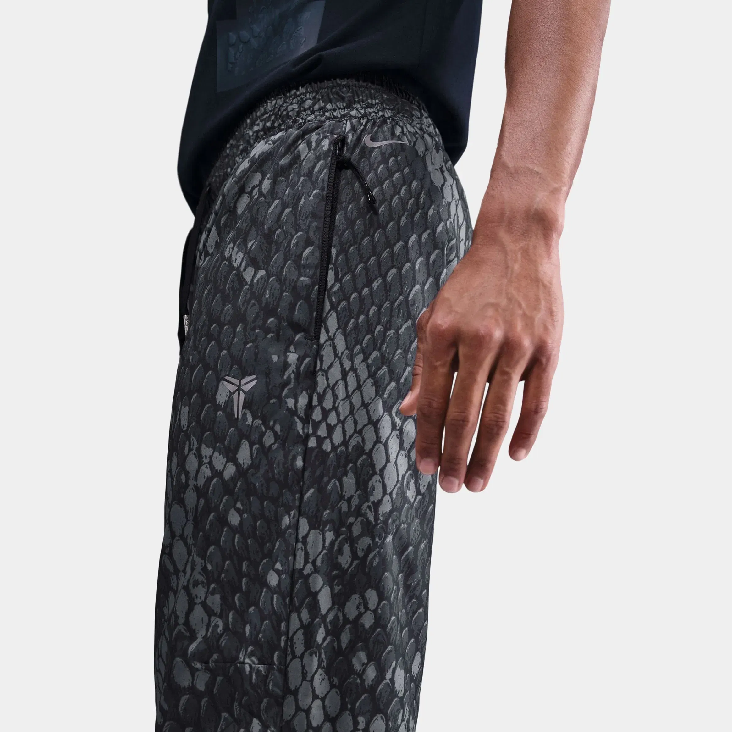 Nike Kobe Bryant Lightweight Woven Trousers Mens Pants (Black/Silver)
