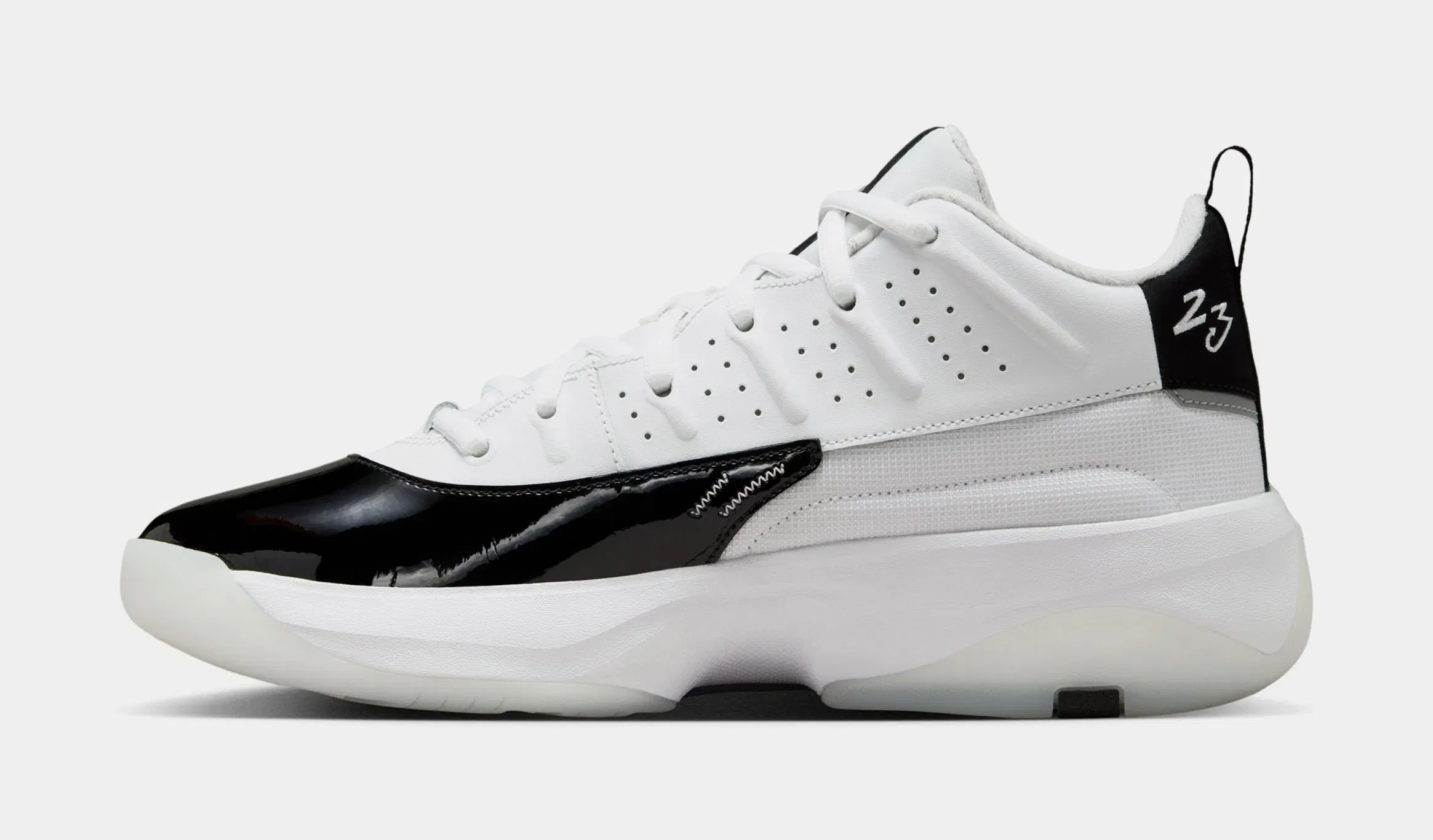 Air Jordan Max Aura 7 Mens Basketball Shoes (White/Summit White/Black)