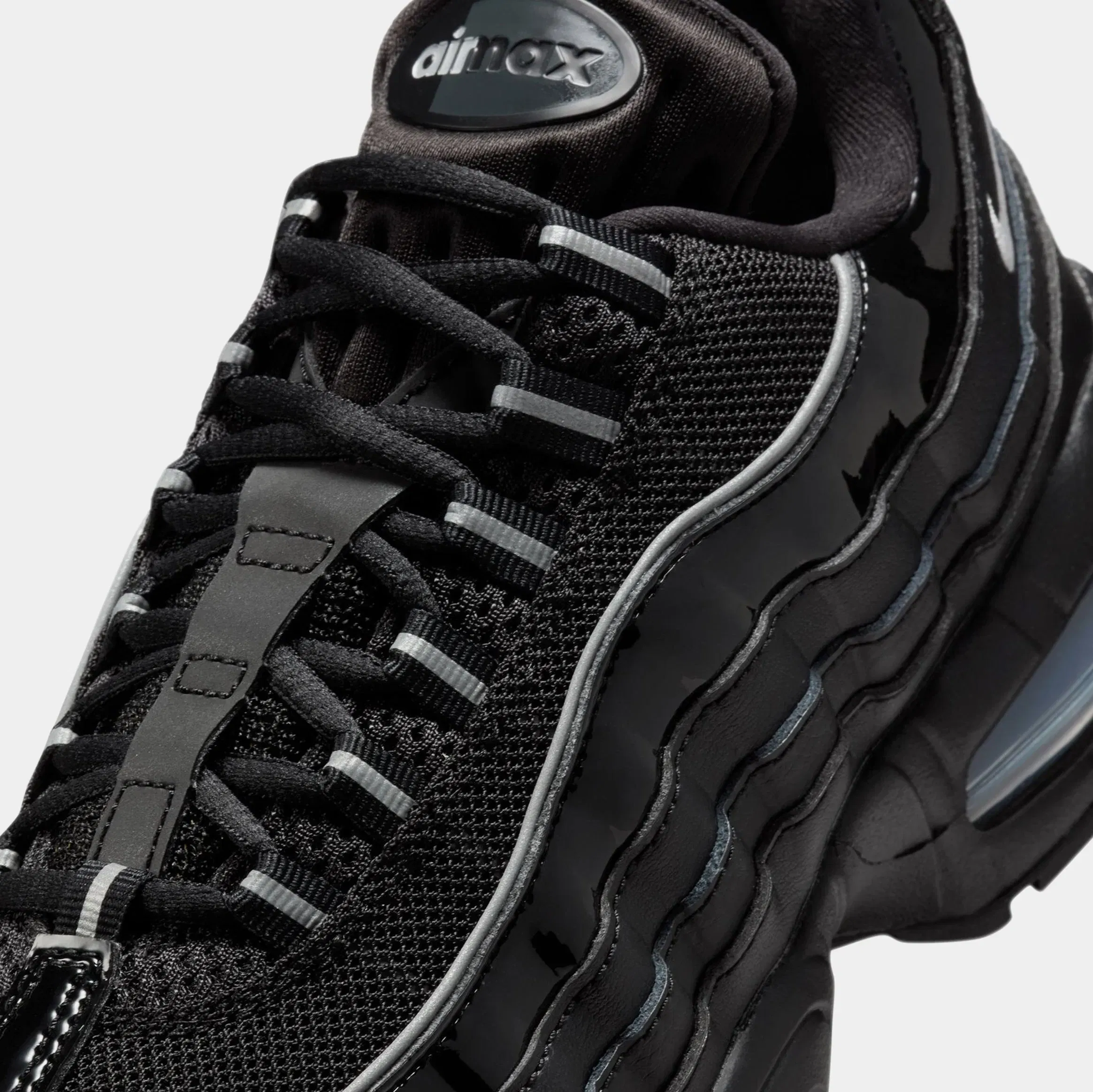 Nike Air Max 95 Womens Running Shoes (Black/Reflect Silver/White/Metallic Silver)