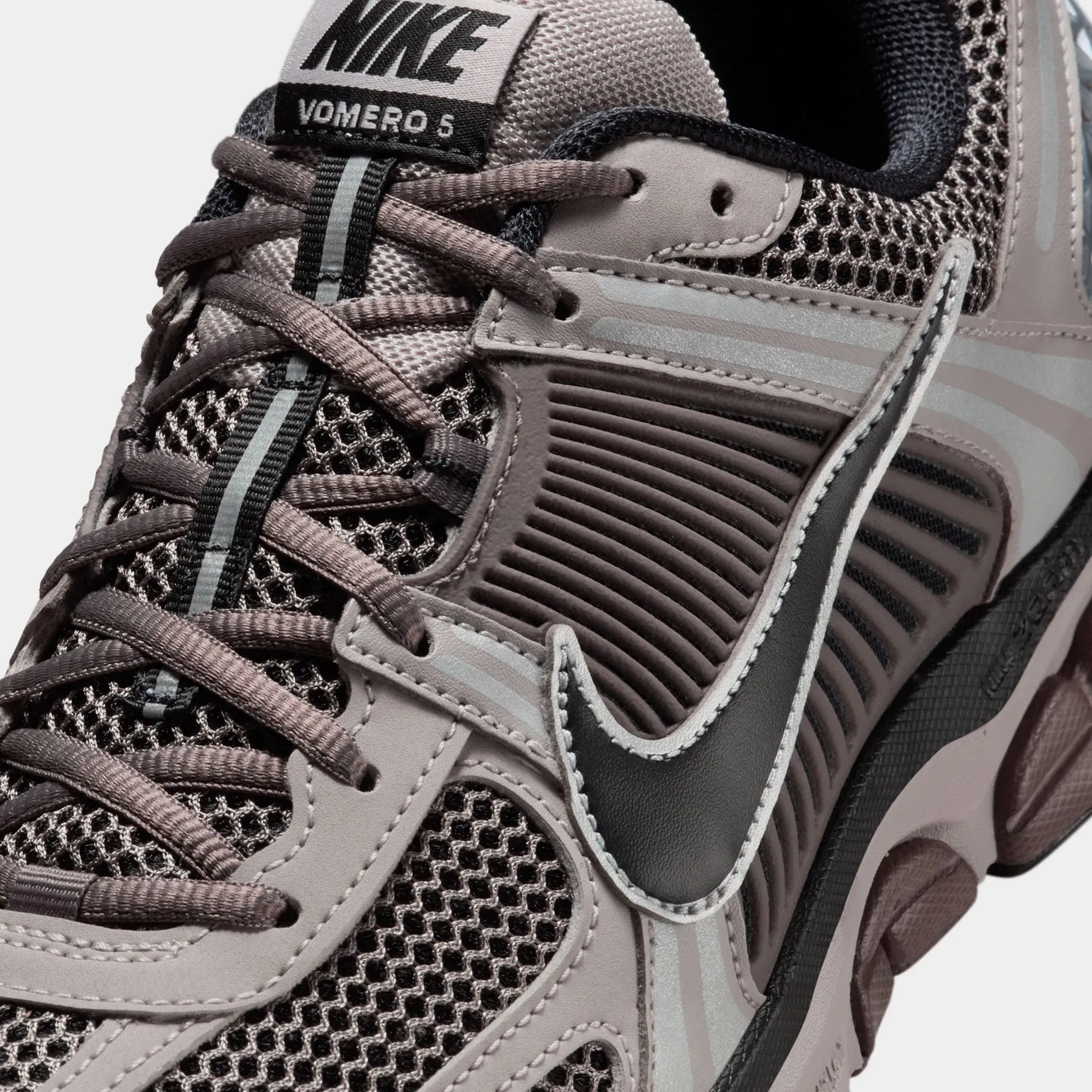 Nike Zoom Vomero 5 Mens Running Shoes (College Grey/Black/Cave Stone)