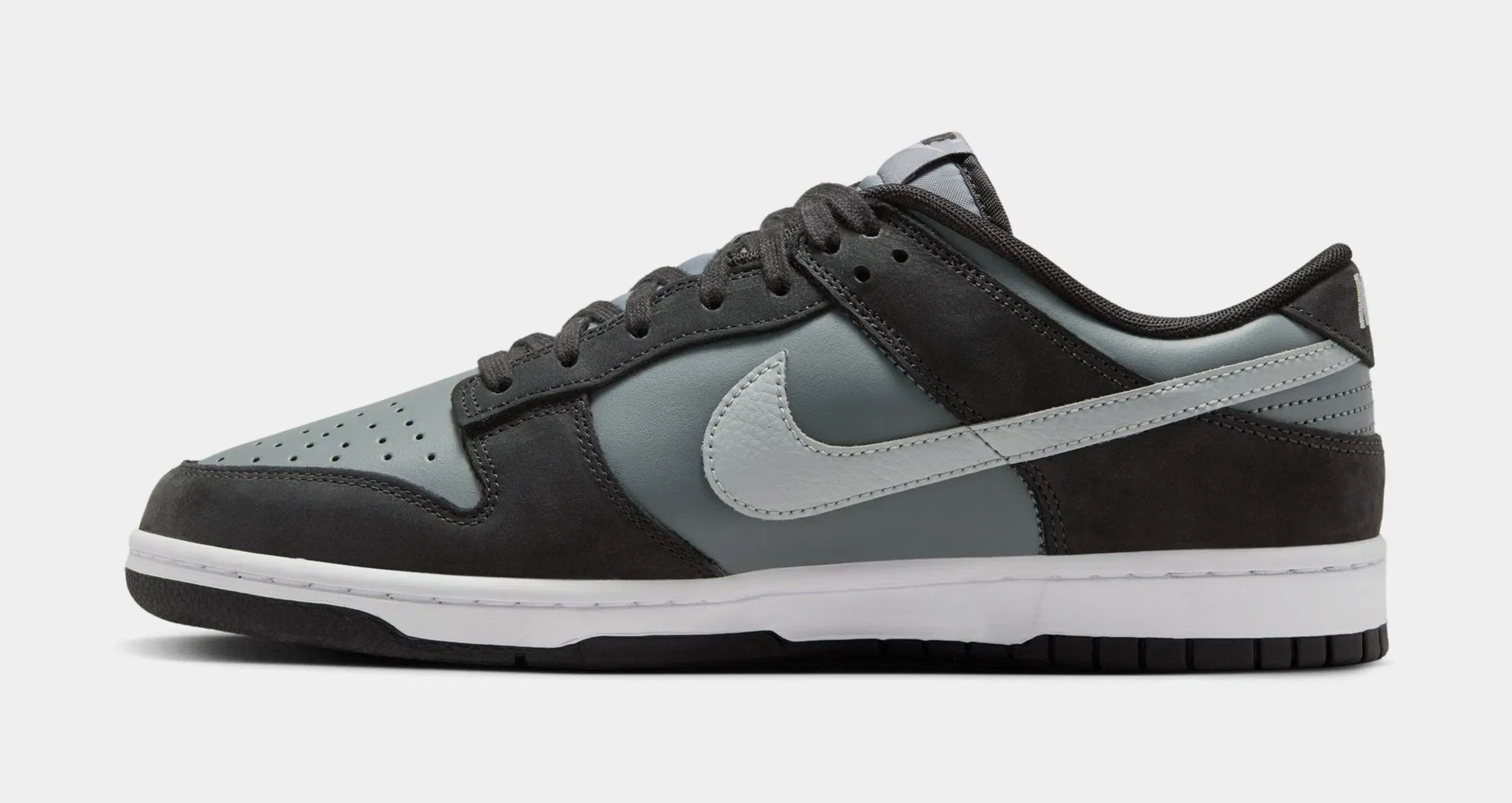 Nike Dunk Low Mens Lifestyle Shoes (Black/Light Smoke Grey/Smoke Grey/White)