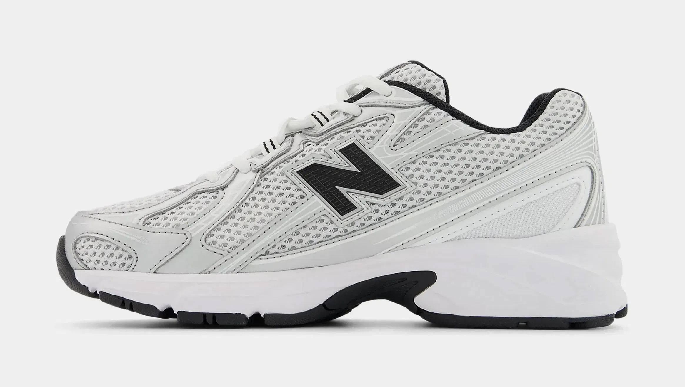 NEWBALANCE 740 Grade School Running Shoes (Silver Metallic/White/Black)