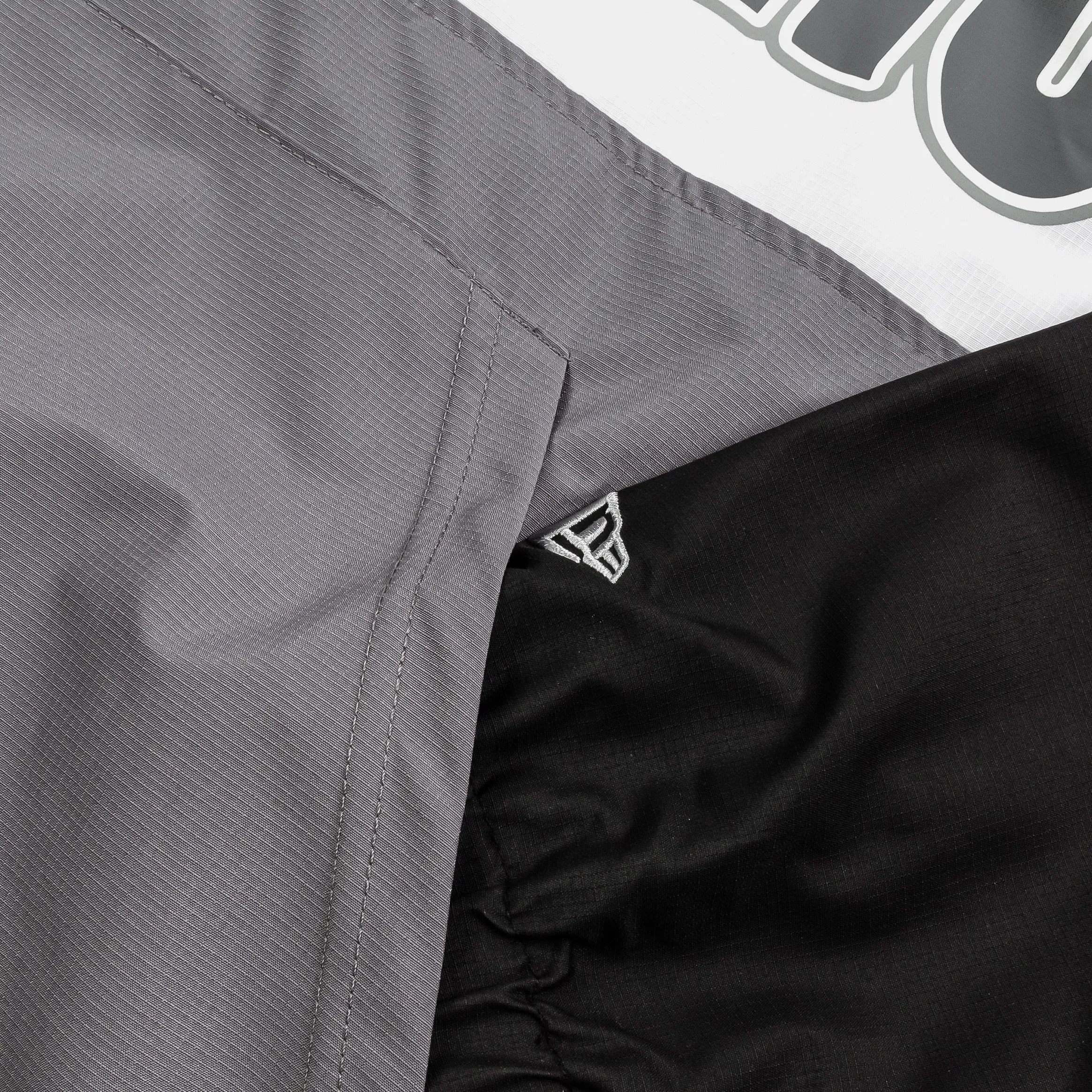 New Era Las Vegas Raiders Quarter Zip Mens Jacket (Black/Grey)