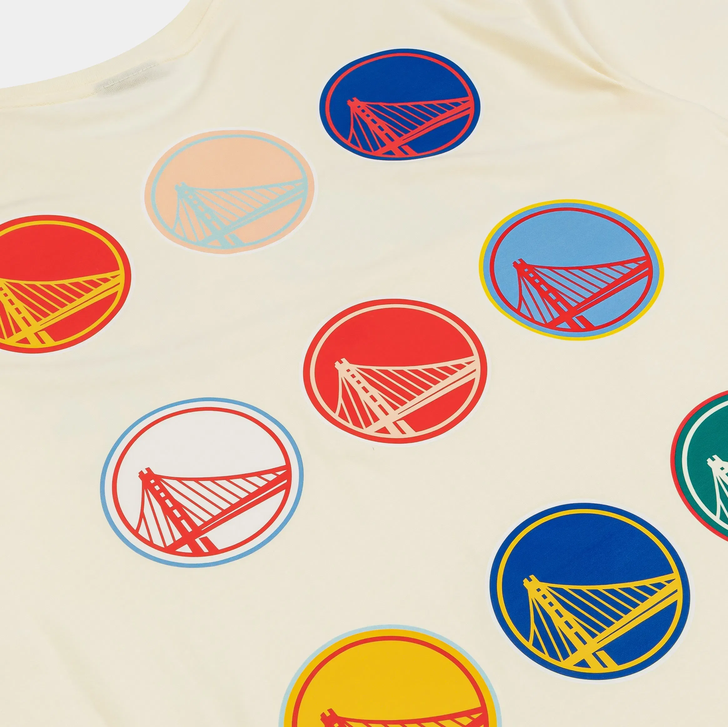 New Era Golden State Warriors Life Graphic Mens Short Sleeve Shirt (Beige/Multi)