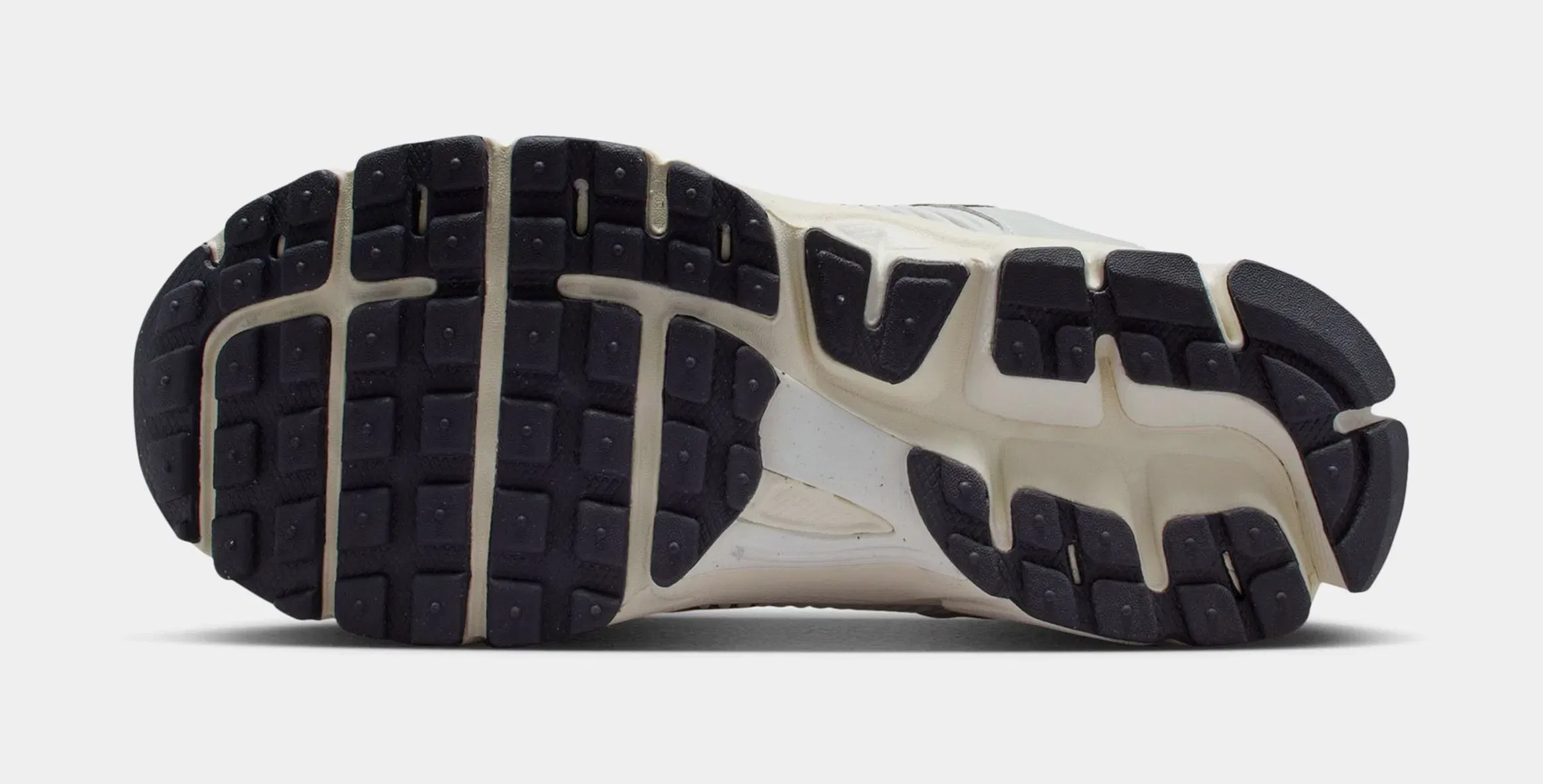 Nike Vomero 5 Grade School Running Shoes (Photon Dust/Chrome/Gridiron Sail)