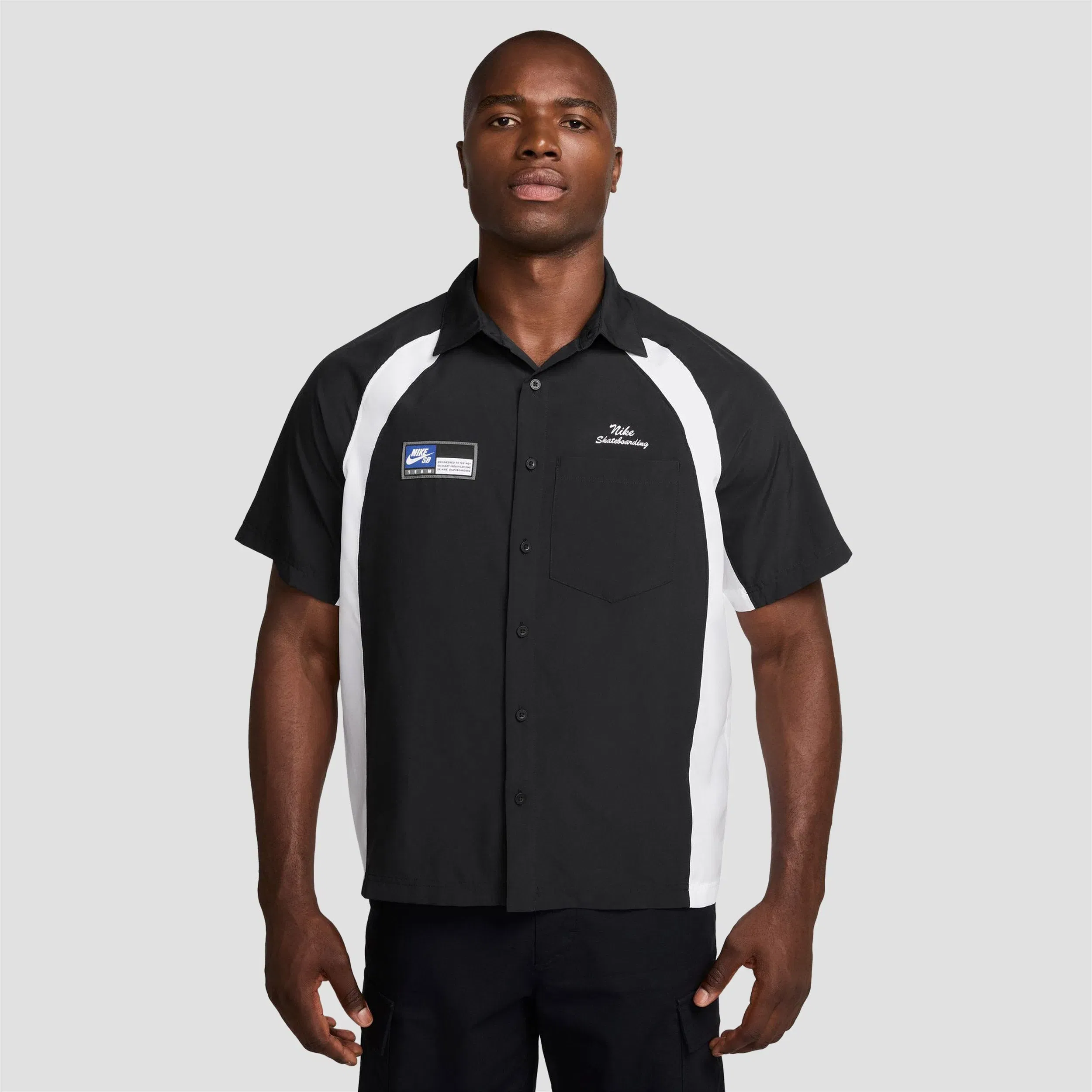 Nike SB Dri-Fit Bowler Woven Shortsleeve Shirt Black / White / White