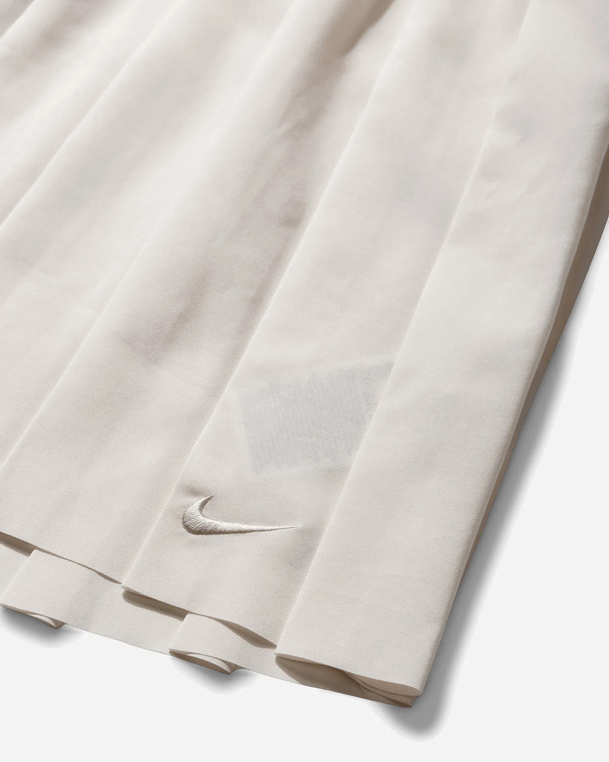 Nike Women's Mid-Rise Pleated Skirt Chalk