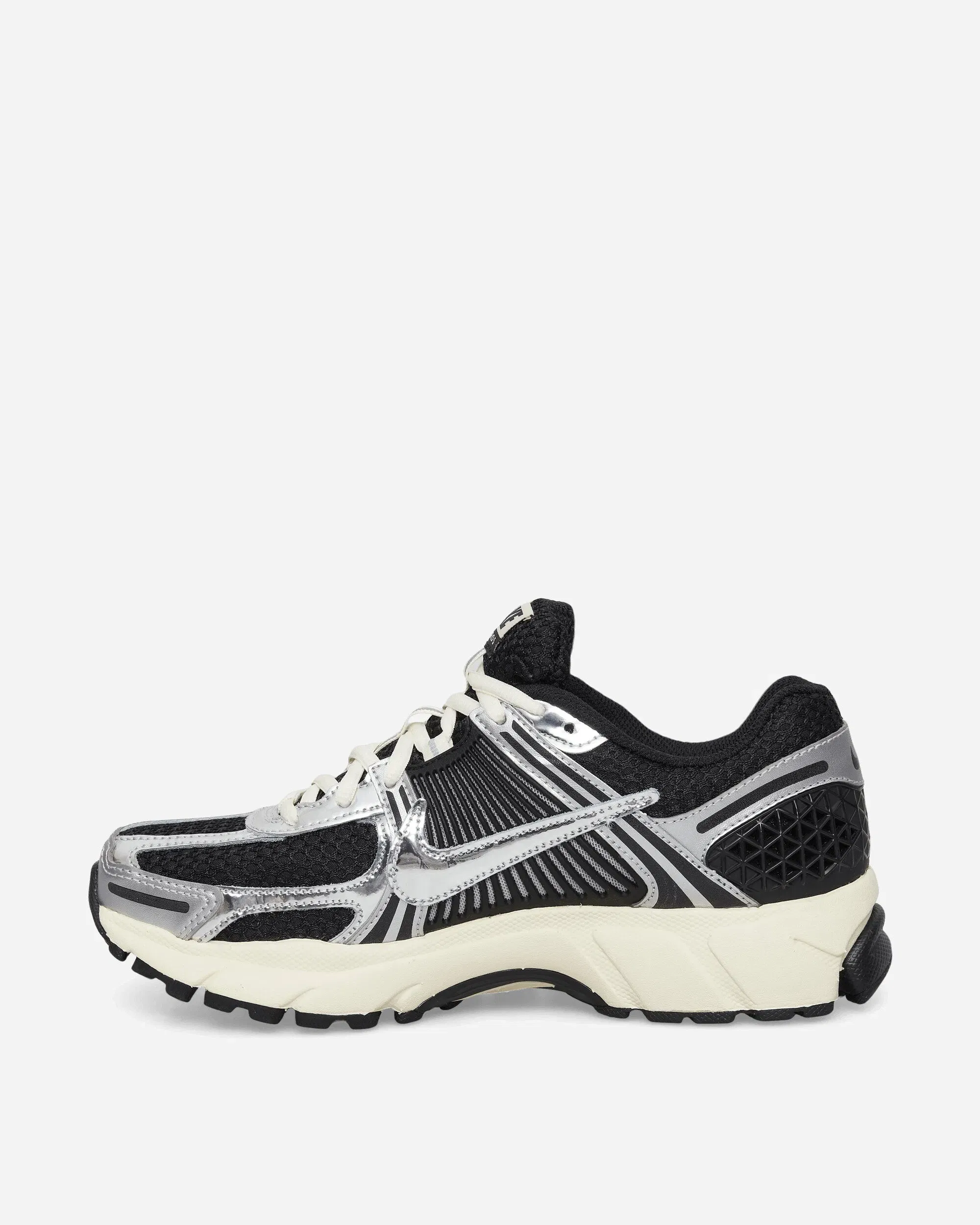 Nike Zoom Vomero 5 Sneakers Black / Metallic Silver / Coconut Milk / Chrome