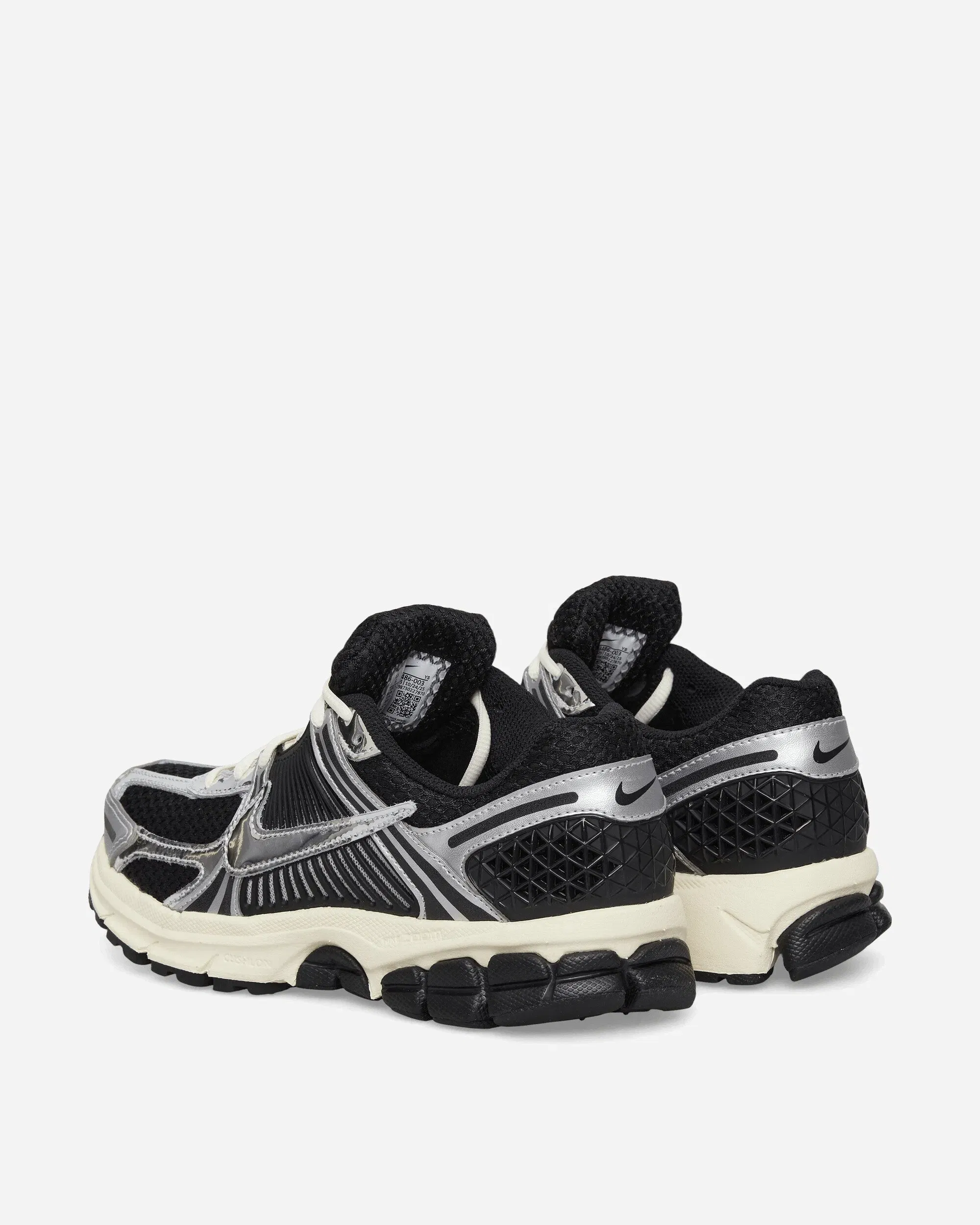 Nike Zoom Vomero 5 Sneakers Black / Metallic Silver / Coconut Milk / Chrome