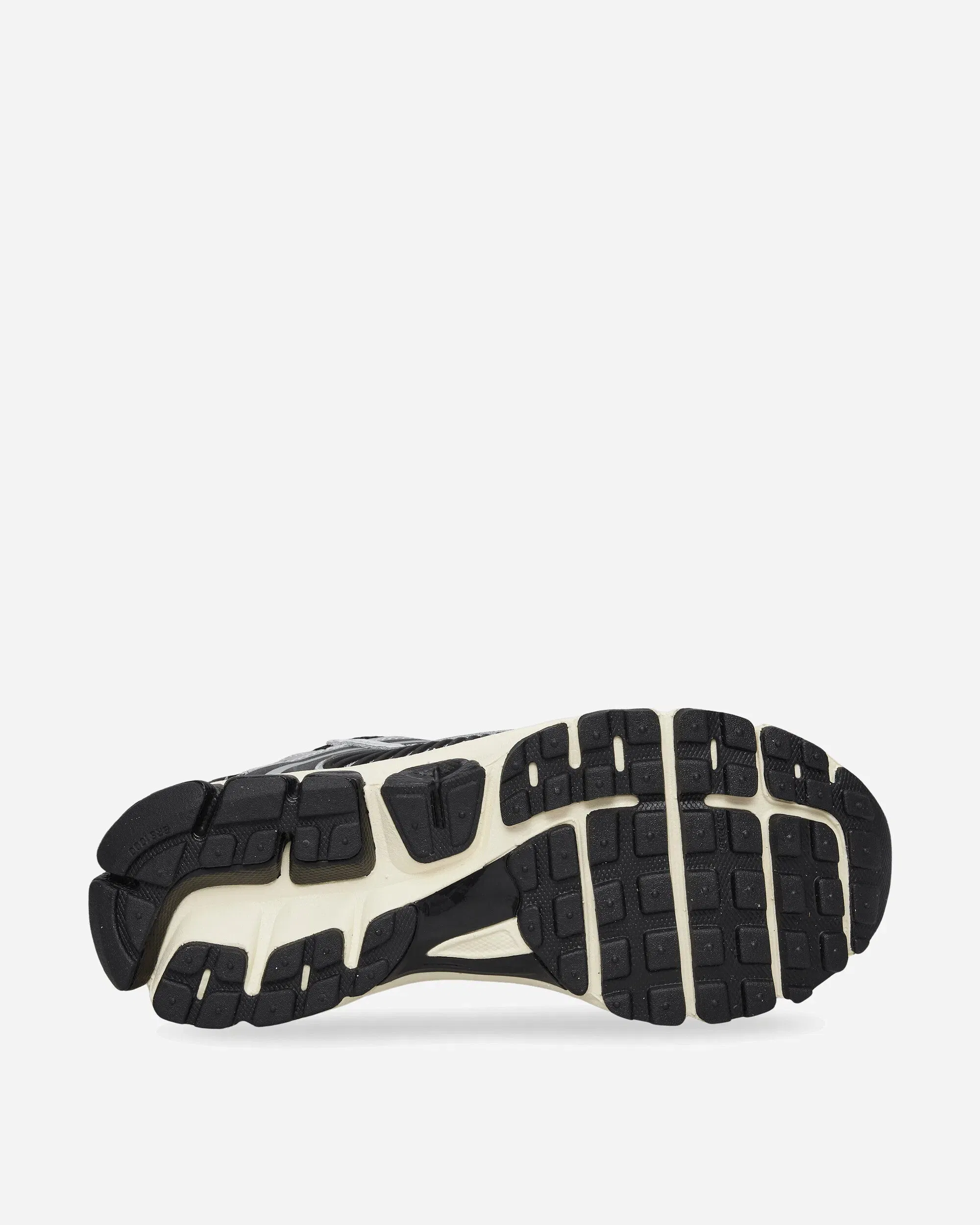 Nike Zoom Vomero 5 Sneakers Black / Metallic Silver / Coconut Milk / Chrome