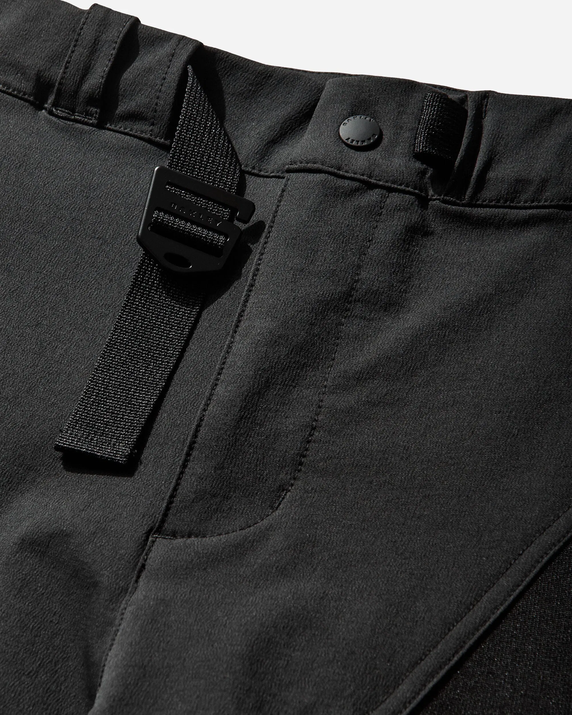 Oakley Men's Latitude Veil 3/4 Shorts Pitch Black